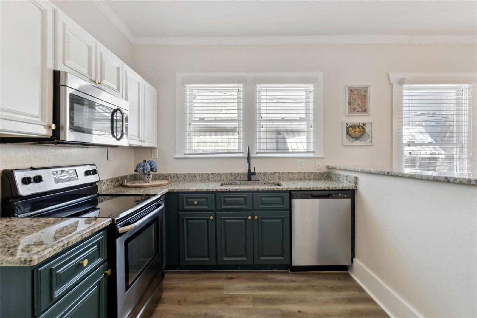 Image 15 of 33 For 812 Paris Street