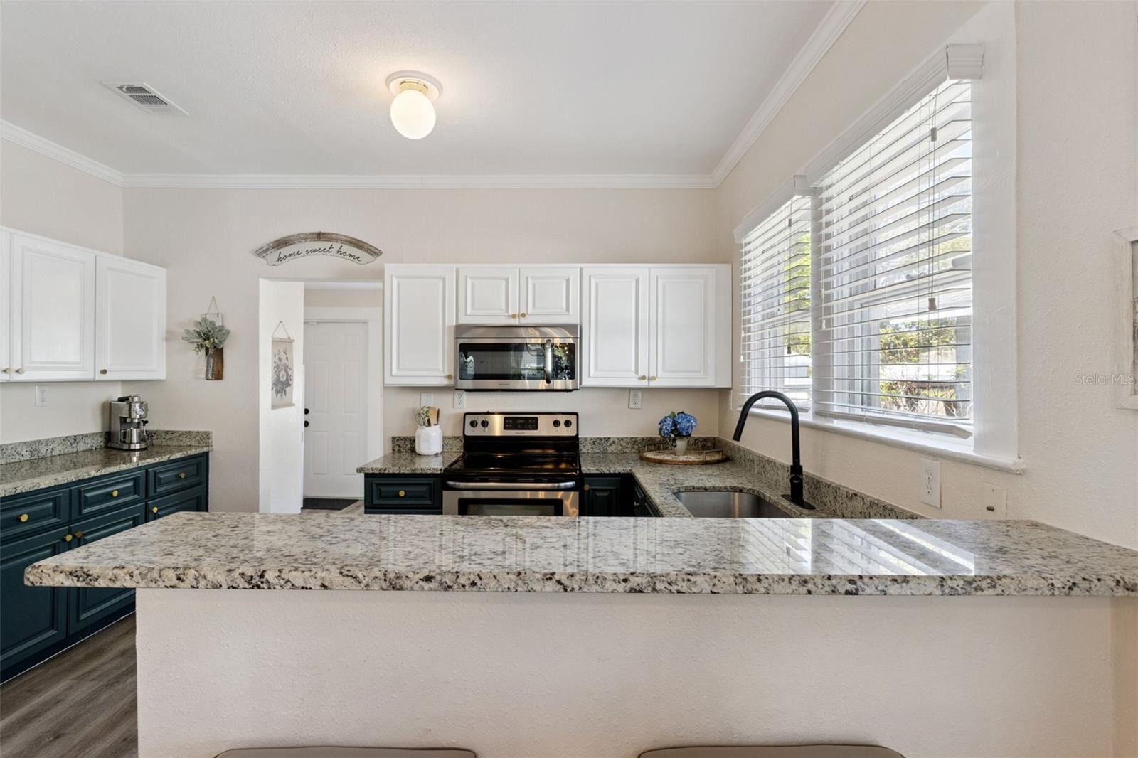 Image 18 of 33 For 812 Paris Street