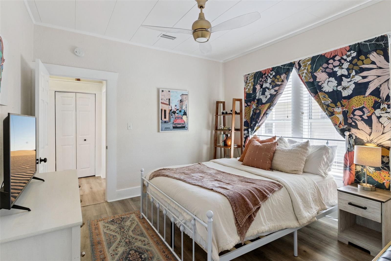 Image 22 of 33 For 812 Paris Street