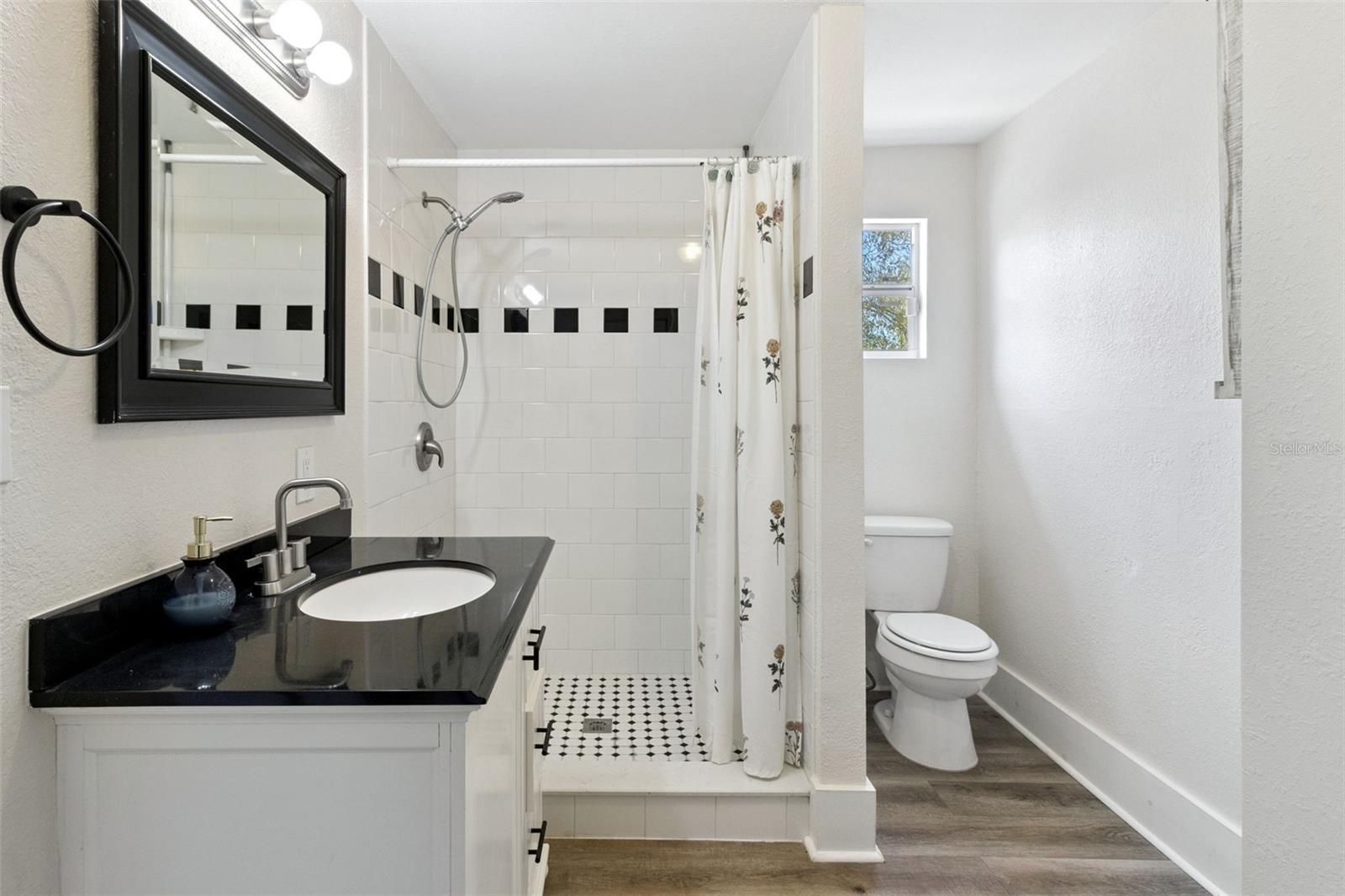 Image 26 of 33 For 812 Paris Street