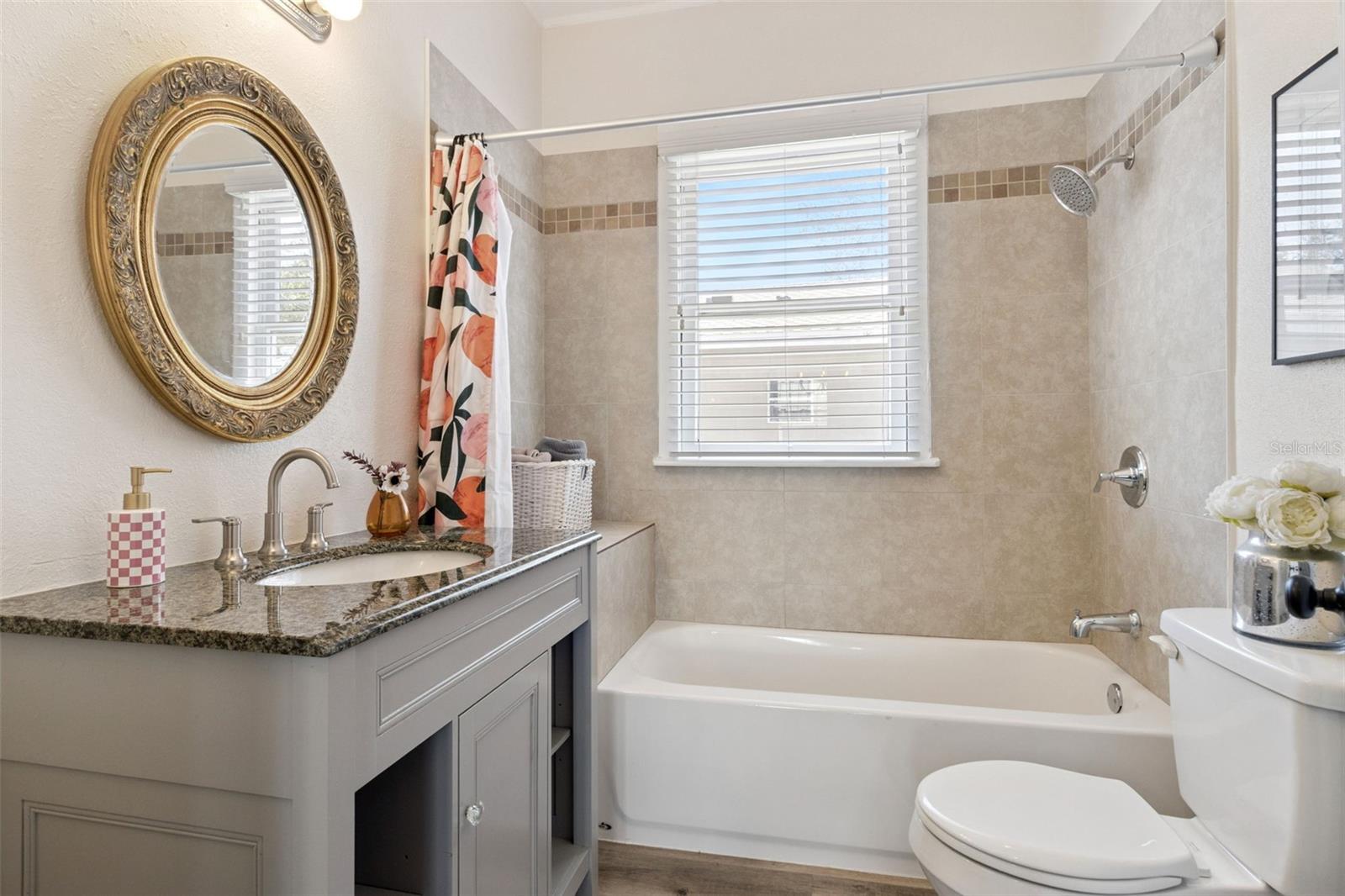 Image 28 of 33 For 812 Paris Street