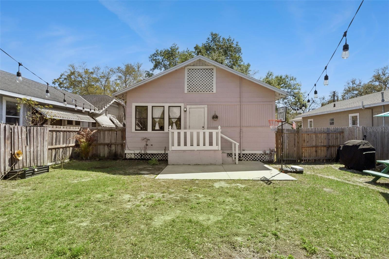 Image 31 of 33 For 812 Paris Street