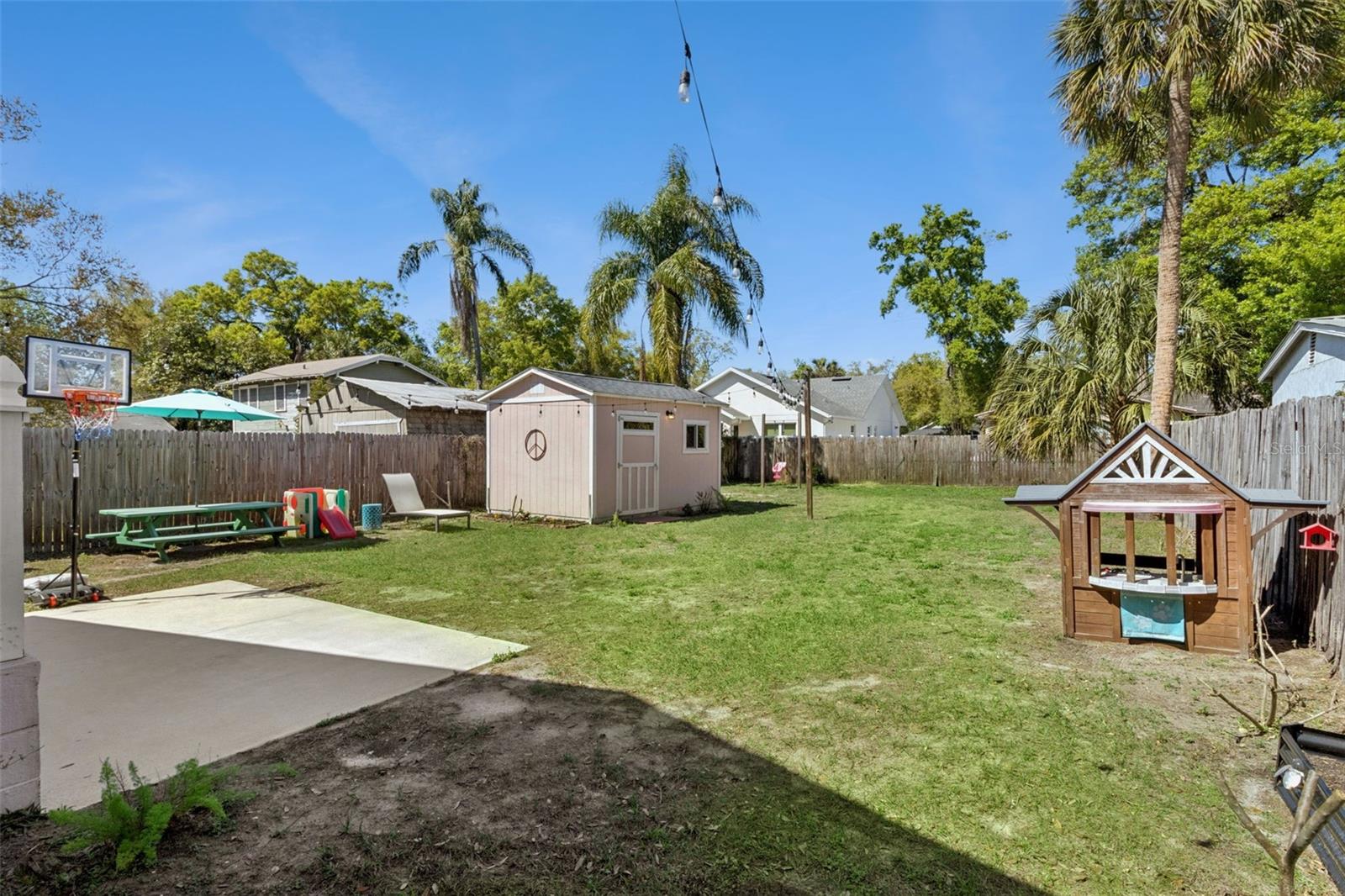 Image 33 of 33 For 812 Paris Street