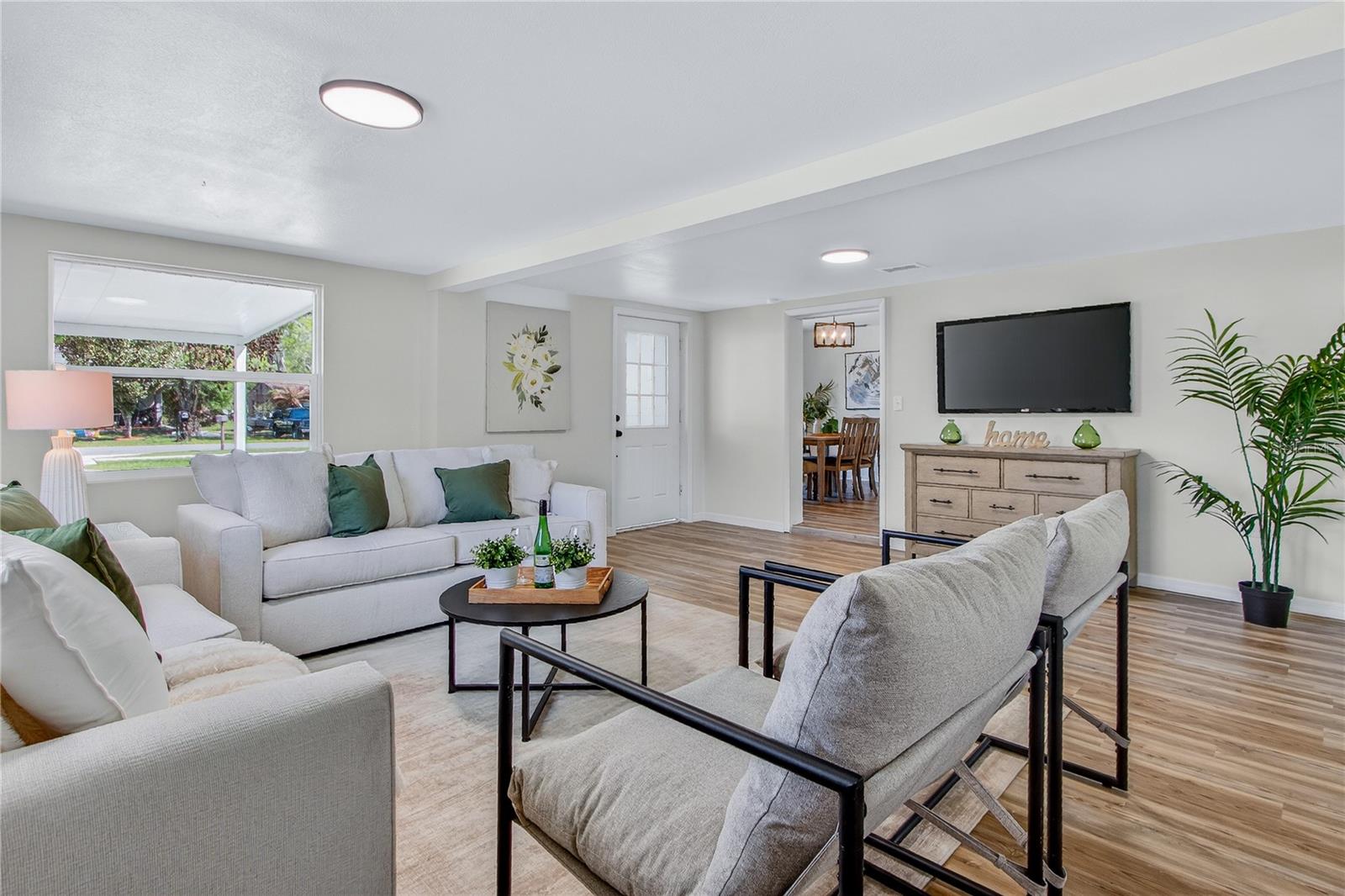 Image 4 of 35 For 2618 Elm Avenue