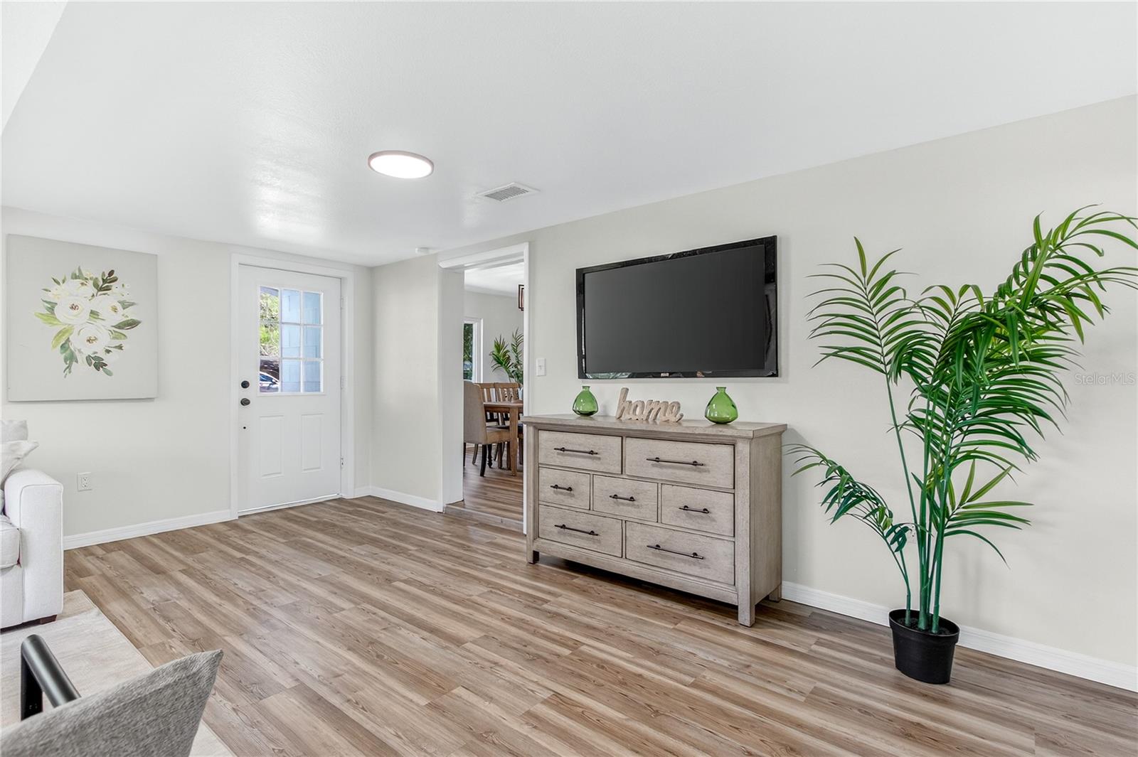 Image 6 of 35 For 2618 Elm Avenue