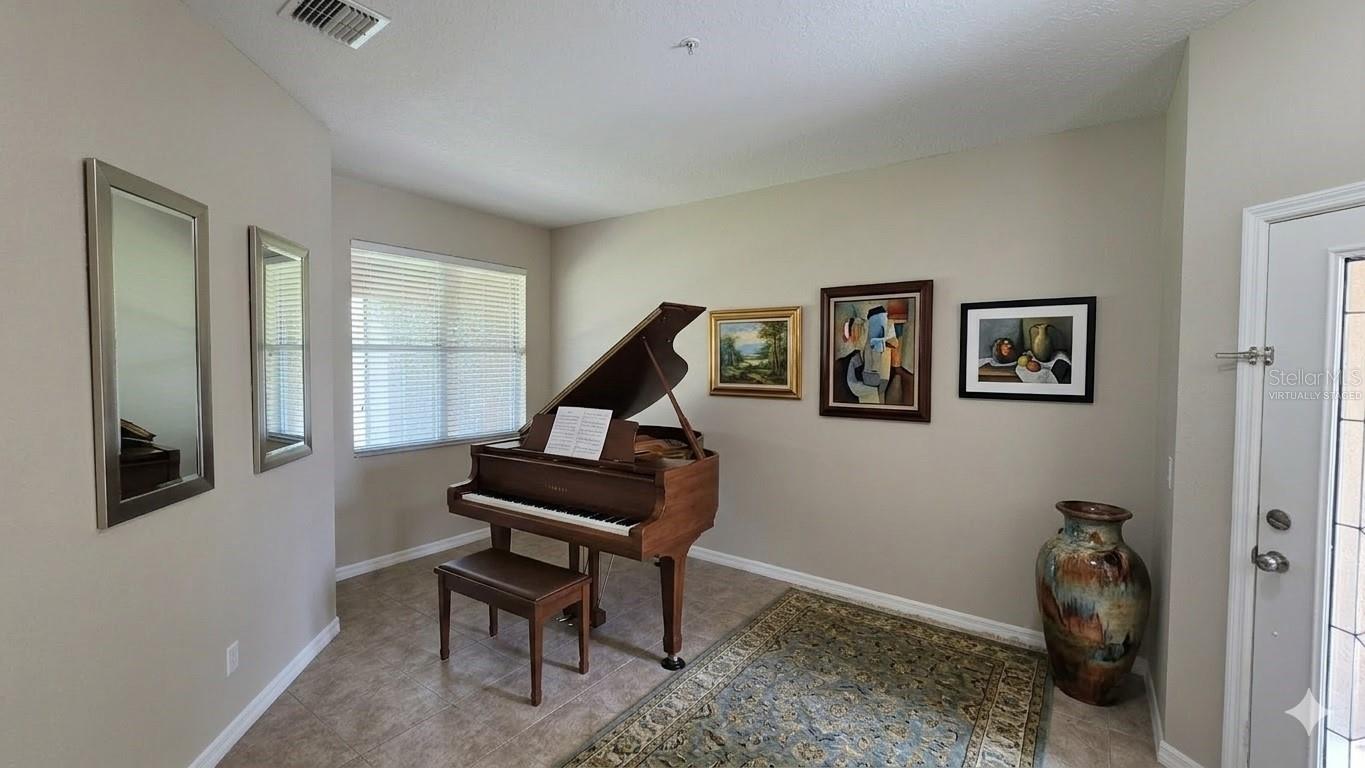 Image 10 of 24 For 420 Harbor Winds Court