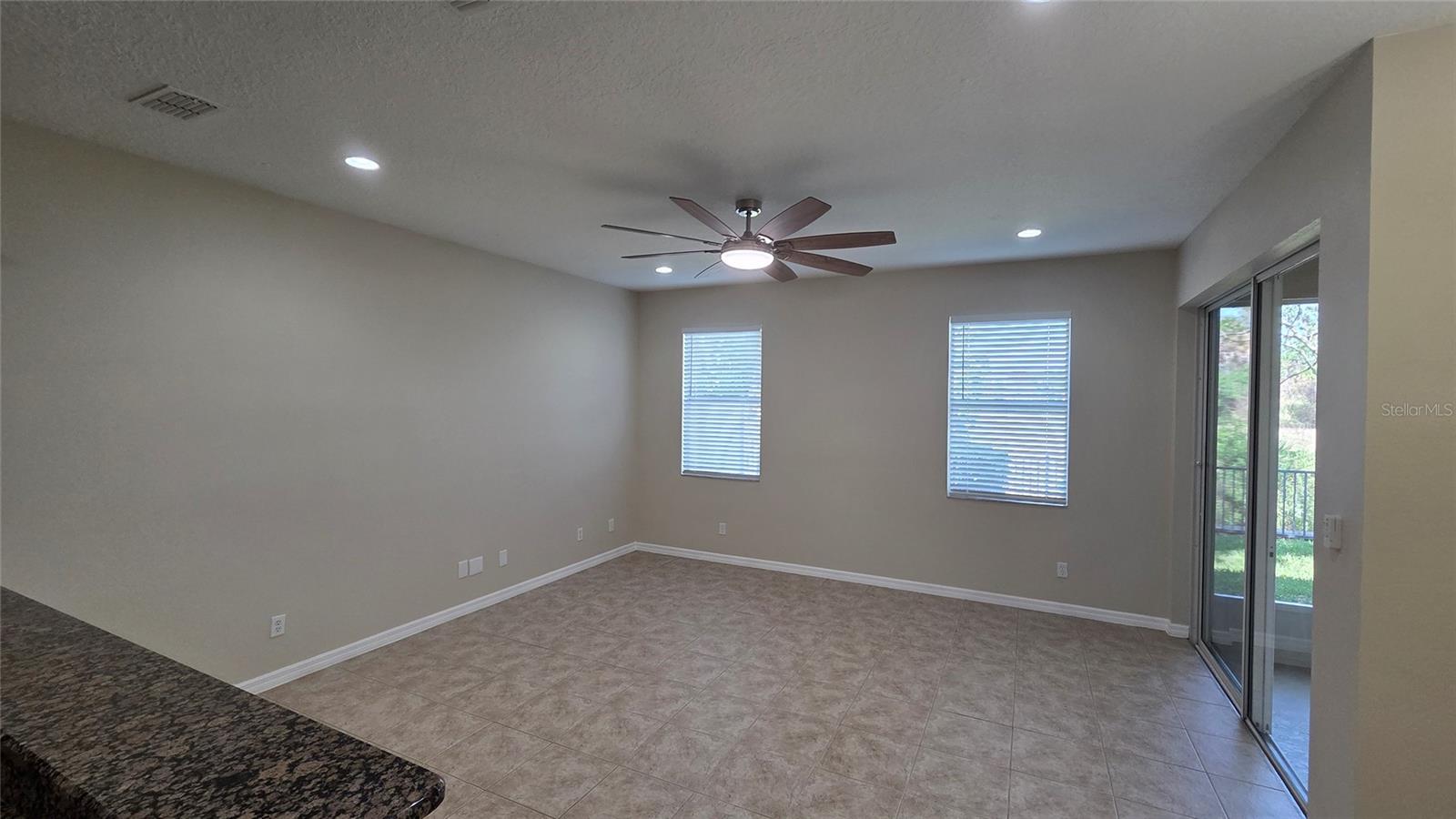 Image 5 of 24 For 420 Harbor Winds Court