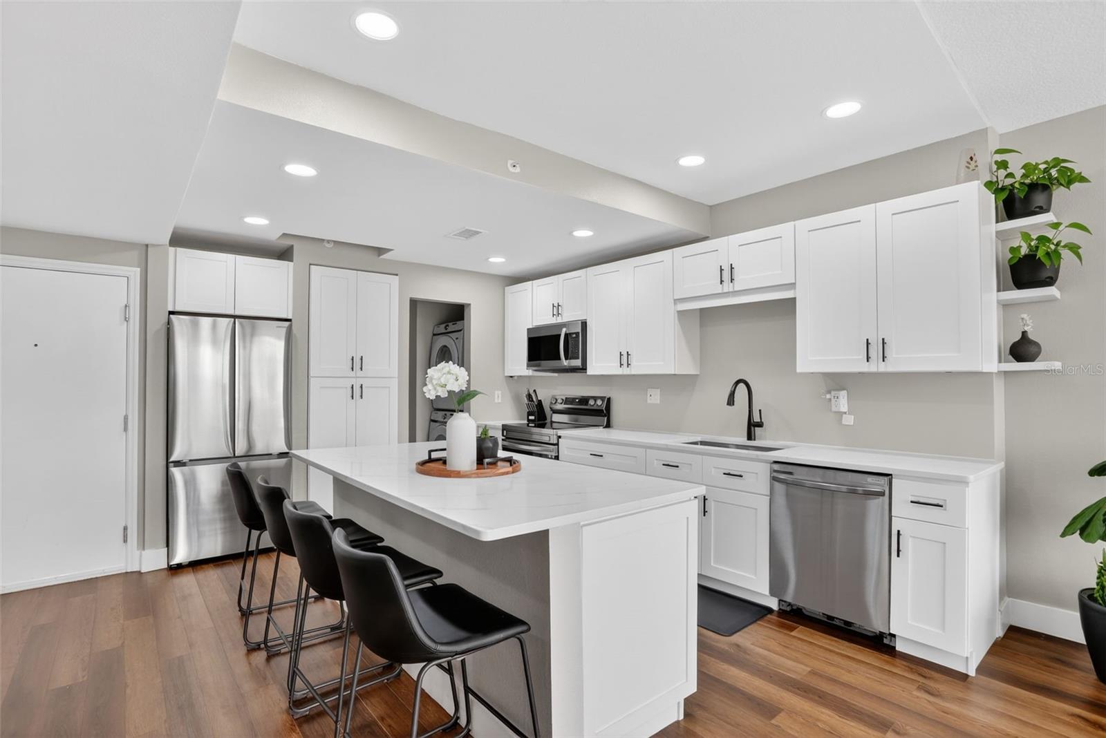 Image 5 of 29 For 322 Central Boulevard 1207