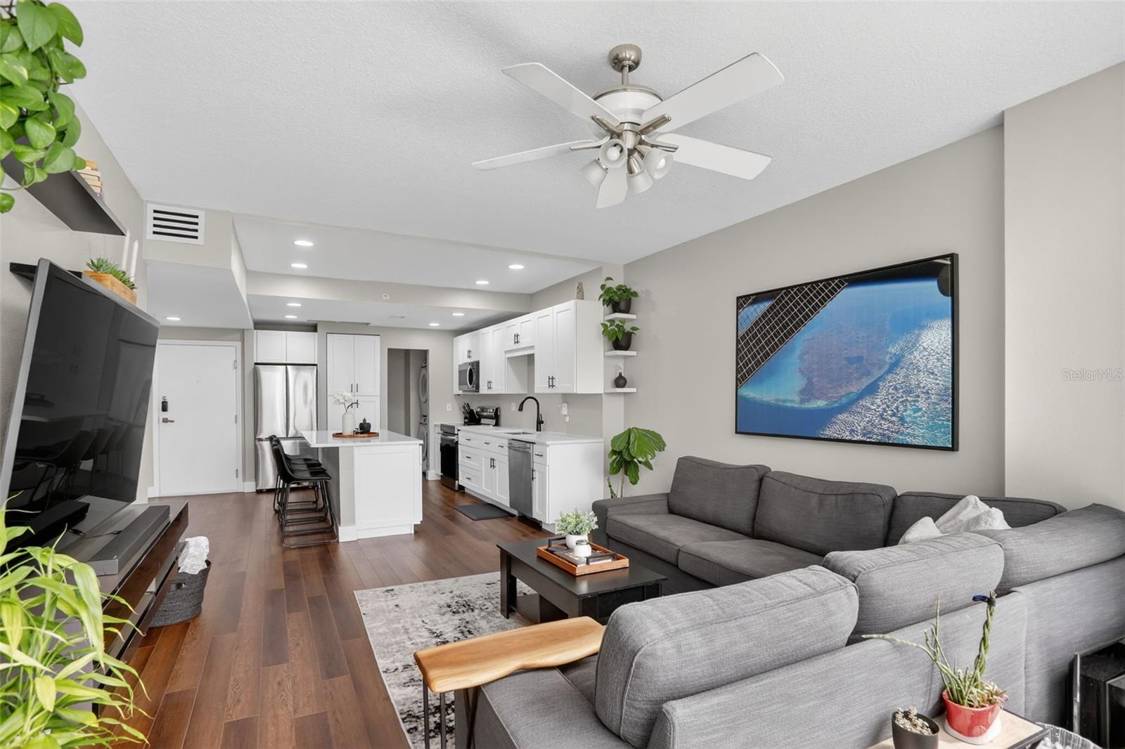 Image 8 of 29 For 322 Central Boulevard 1207