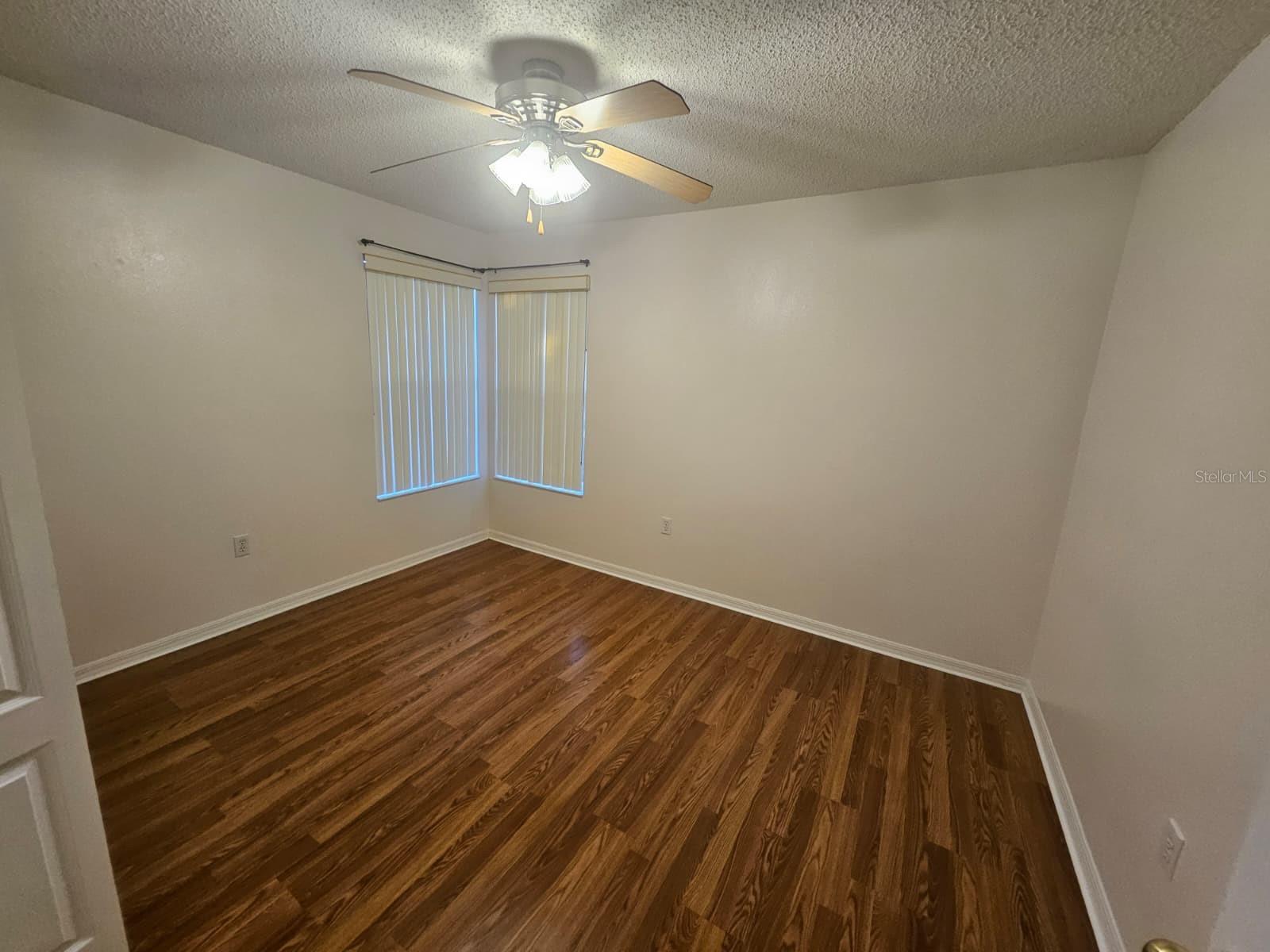 Image 13 of 37 For 3985 Andover Cay Boulevard