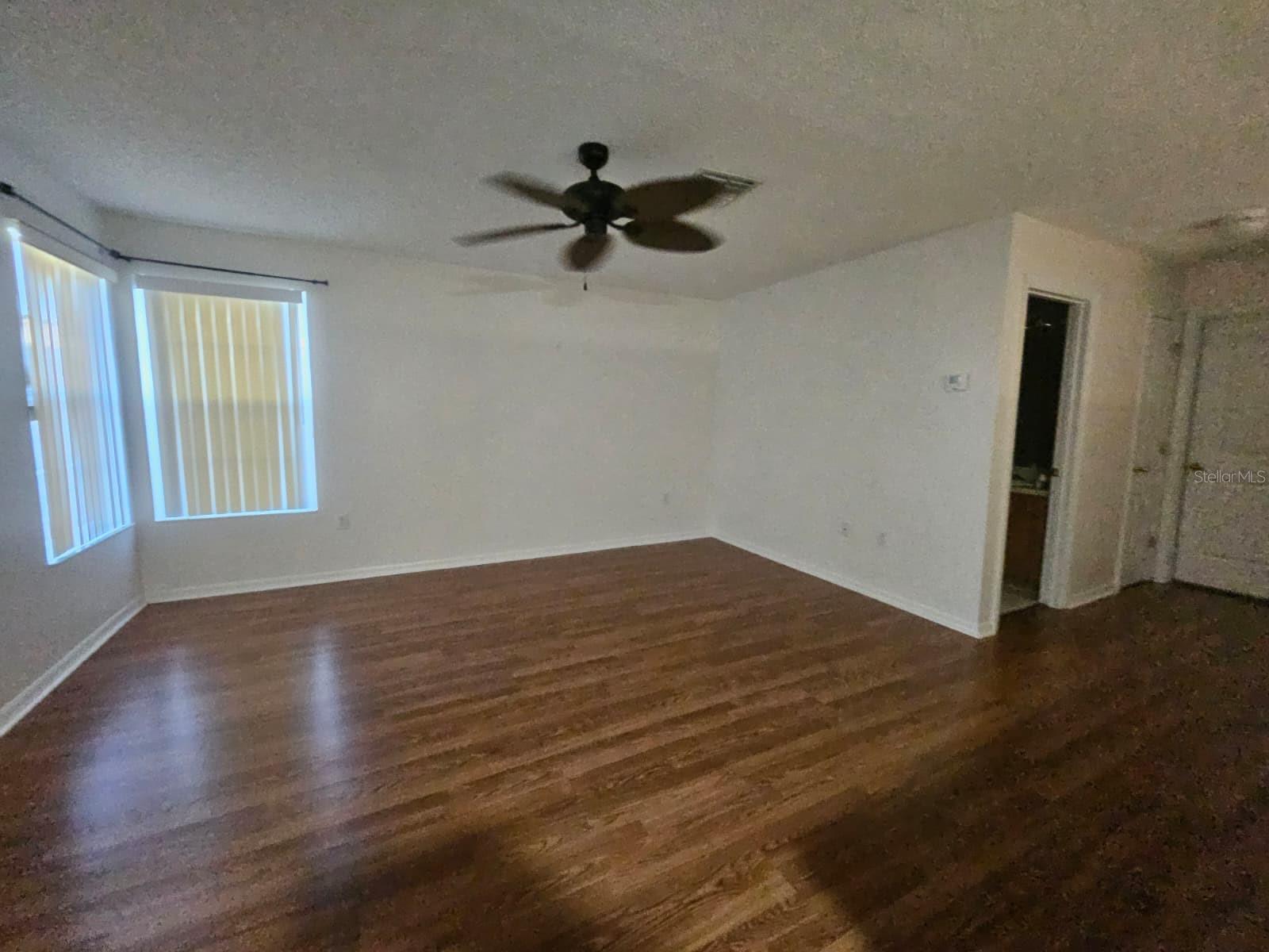 Image 14 of 37 For 3985 Andover Cay Boulevard