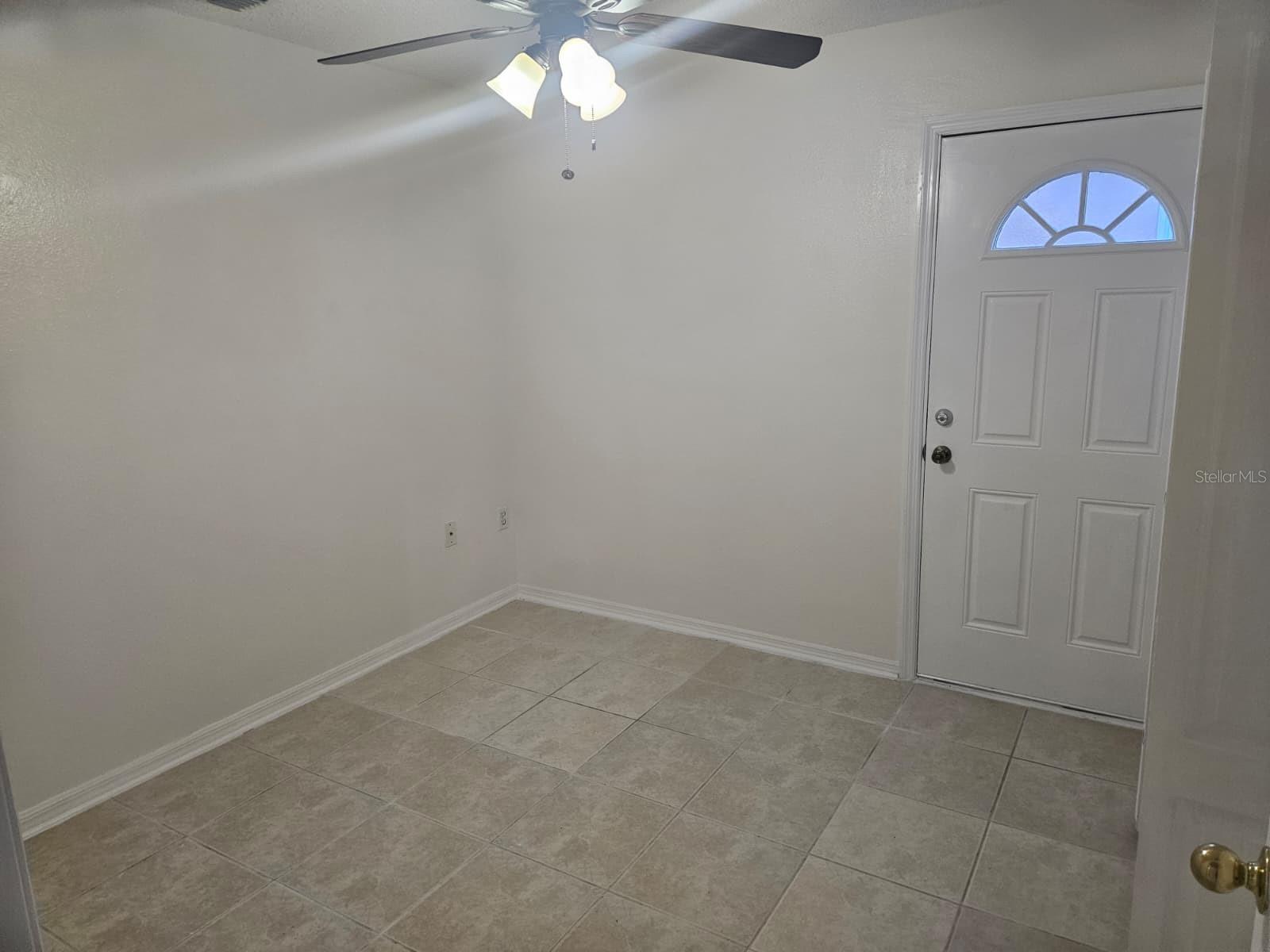 Image 18 of 37 For 3985 Andover Cay Boulevard