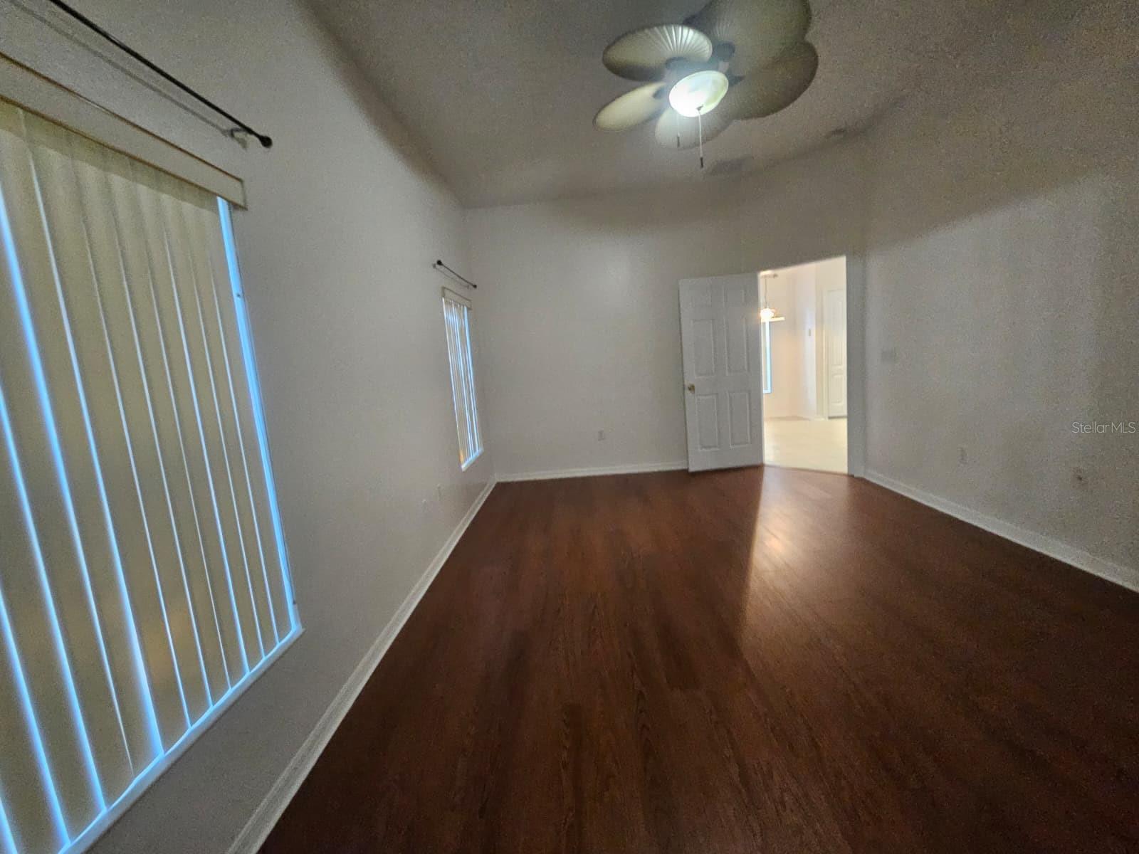 Image 19 of 37 For 3985 Andover Cay Boulevard