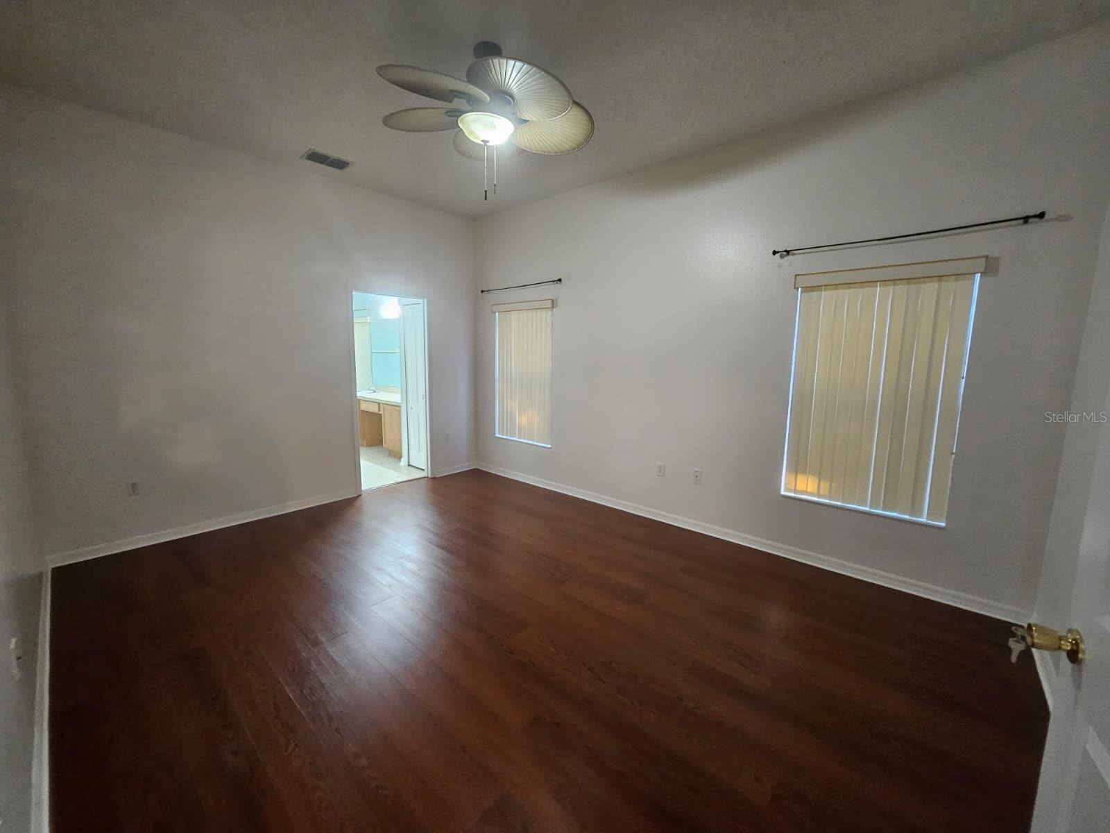 Image 20 of 37 For 3985 Andover Cay Boulevard