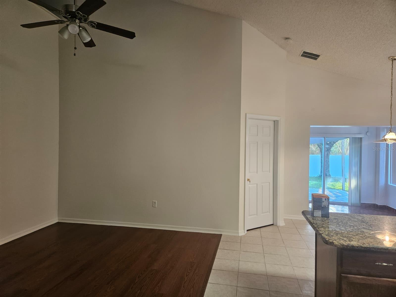 Image 28 of 37 For 3985 Andover Cay Boulevard