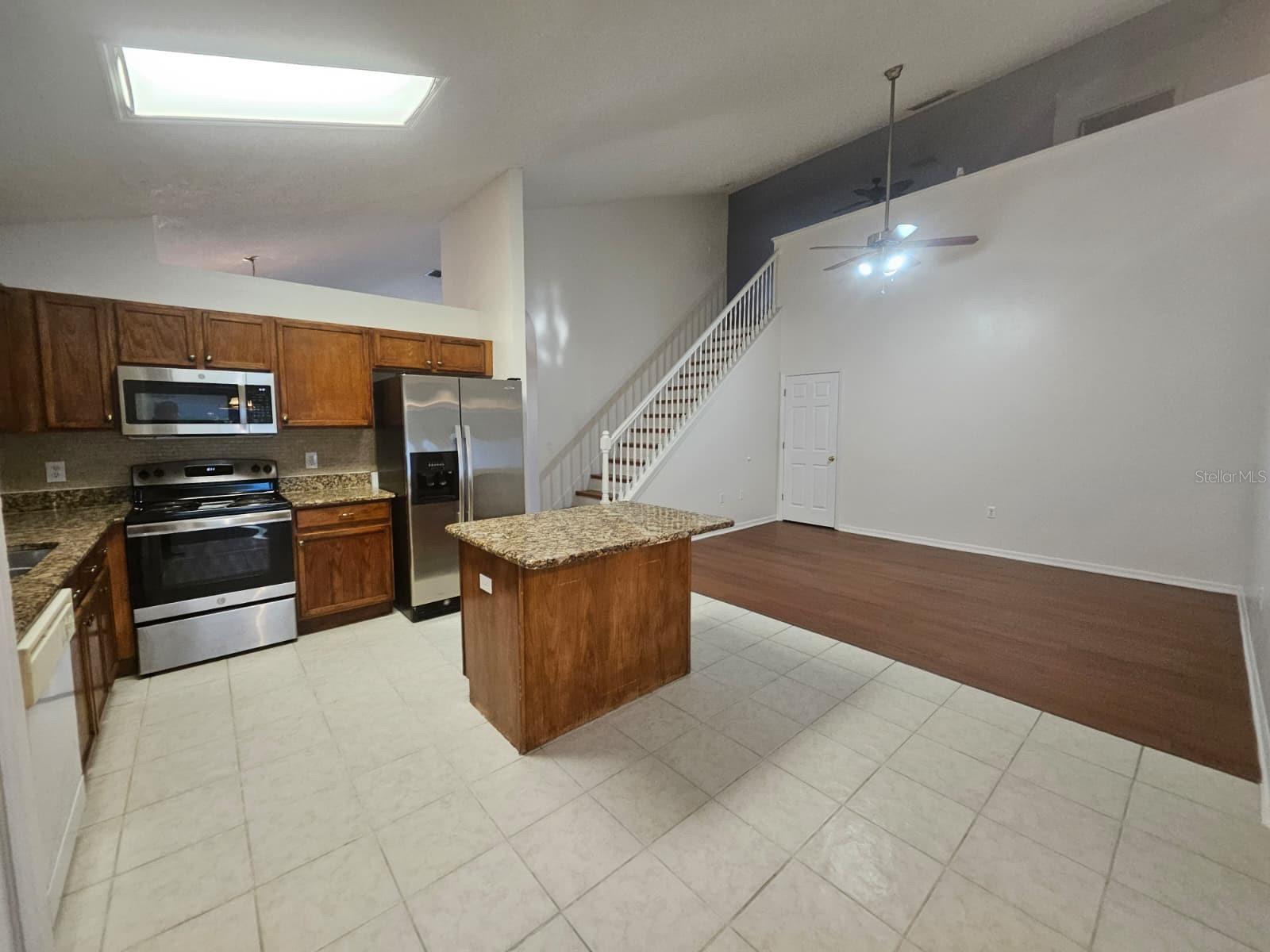 Image 9 of 37 For 3985 Andover Cay Boulevard