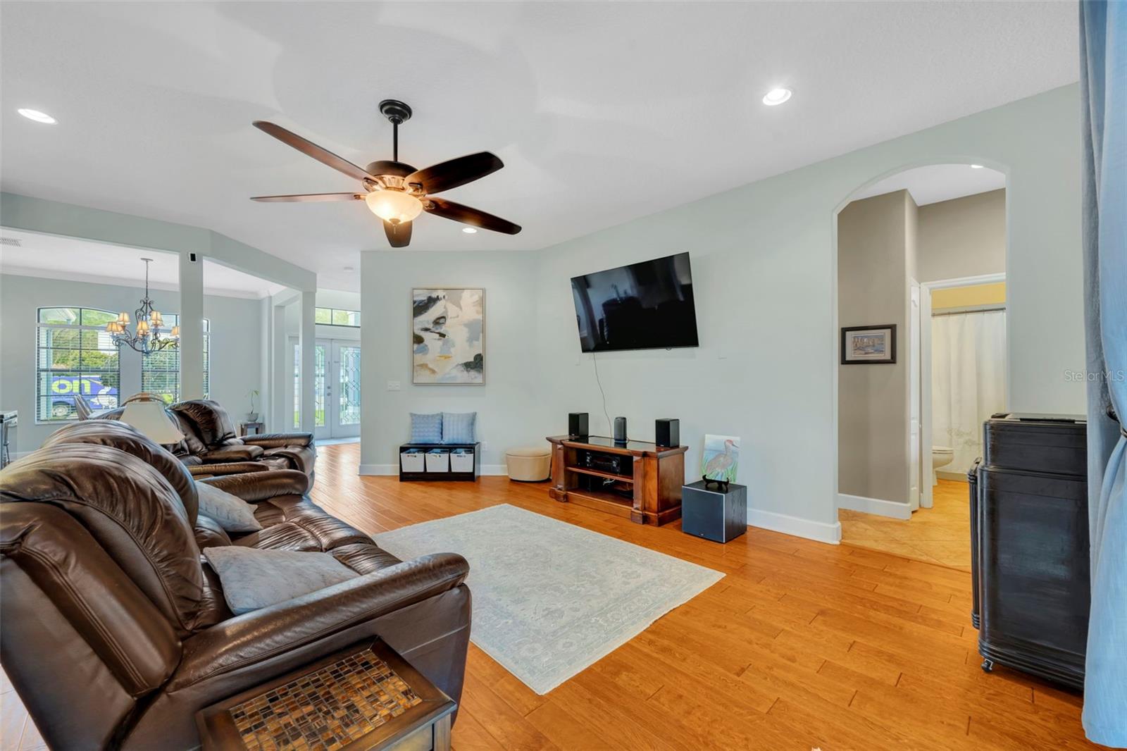 Listing photo id 10 for 792 Blairmont Lane