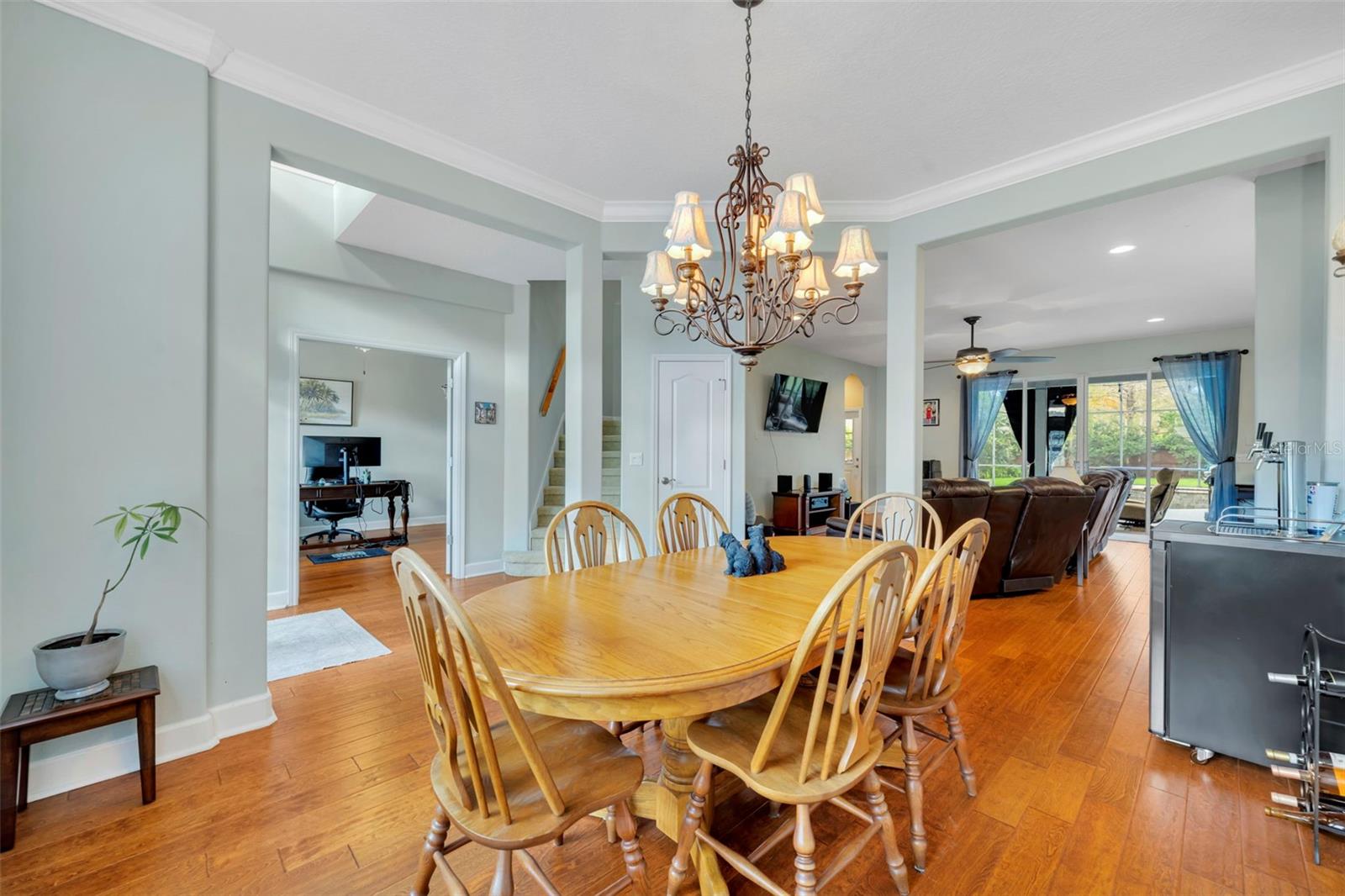 Listing photo id 11 for 792 Blairmont Lane