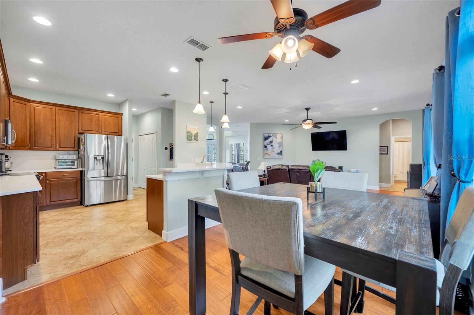 Listing photo id 6 for 792 Blairmont Lane