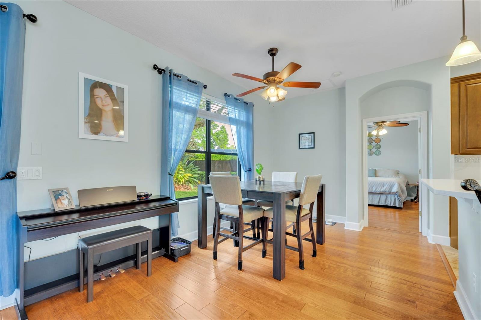 Listing photo id 7 for 792 Blairmont Lane