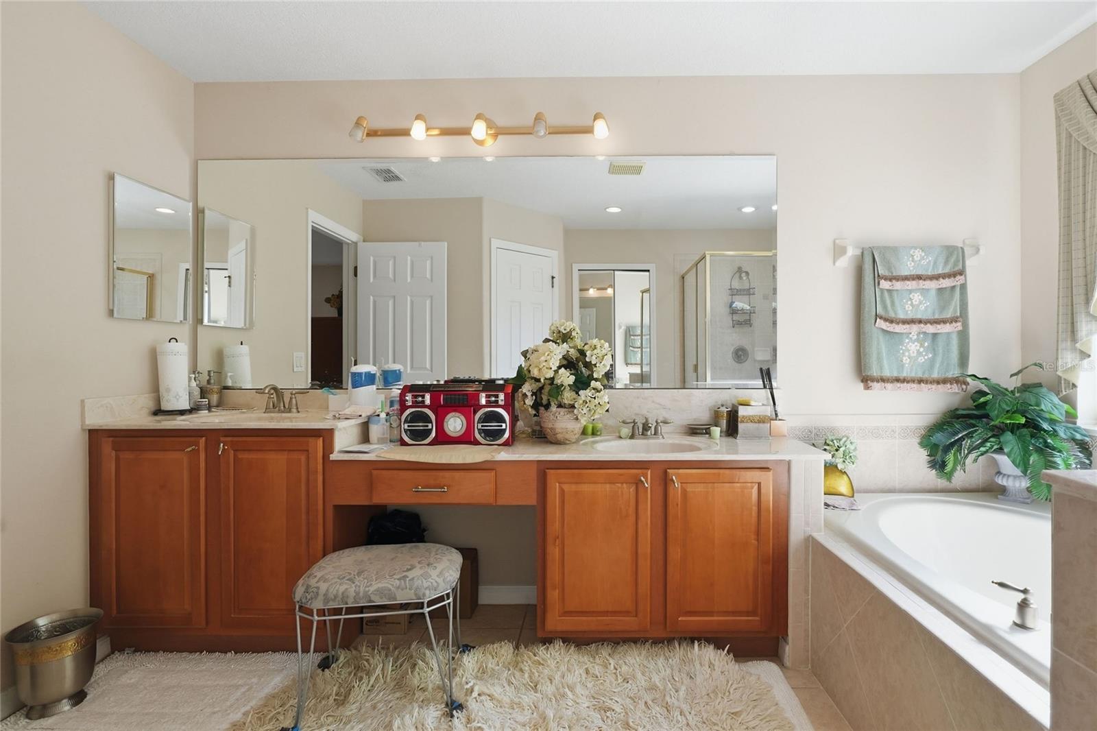 Image 40 of 71 For 2714 Plumberry Avenue