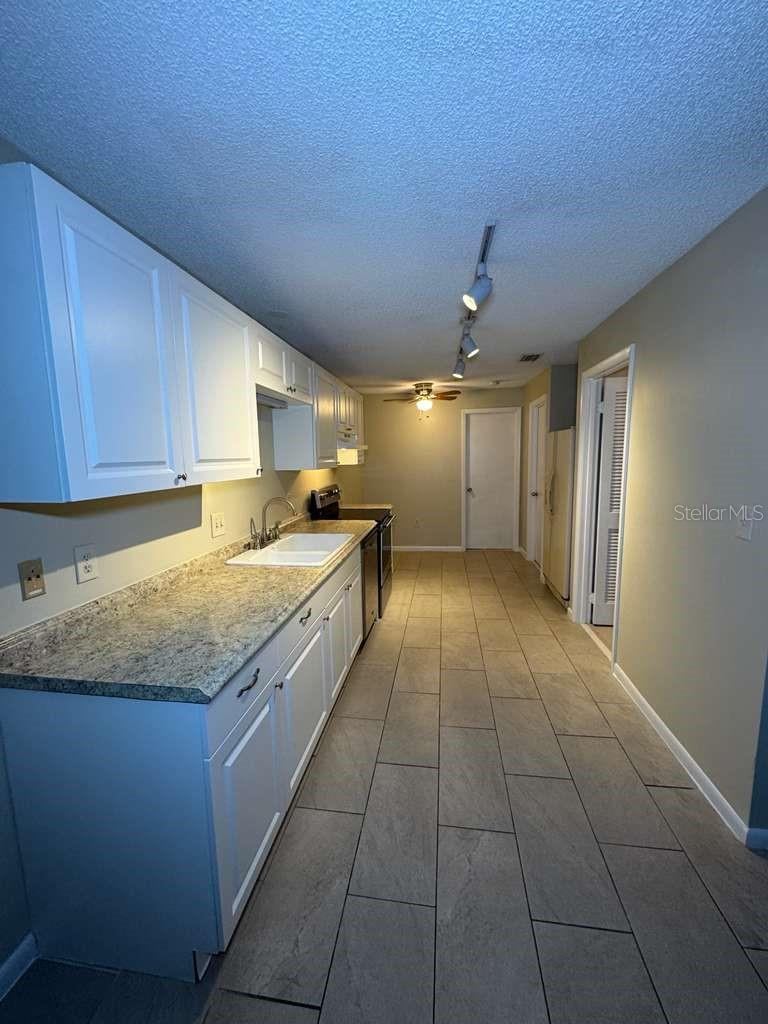 Image 10 of 22 For 2050 Oleander Boulevard 10-206