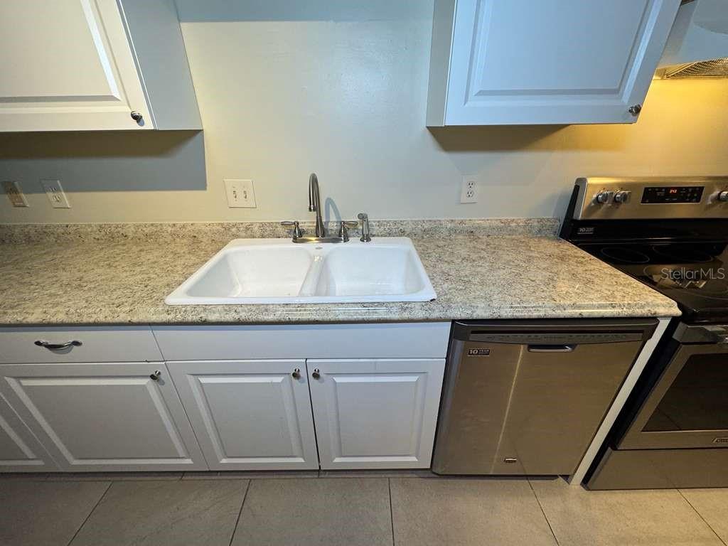 Image 7 of 22 For 2050 Oleander Boulevard 10-206