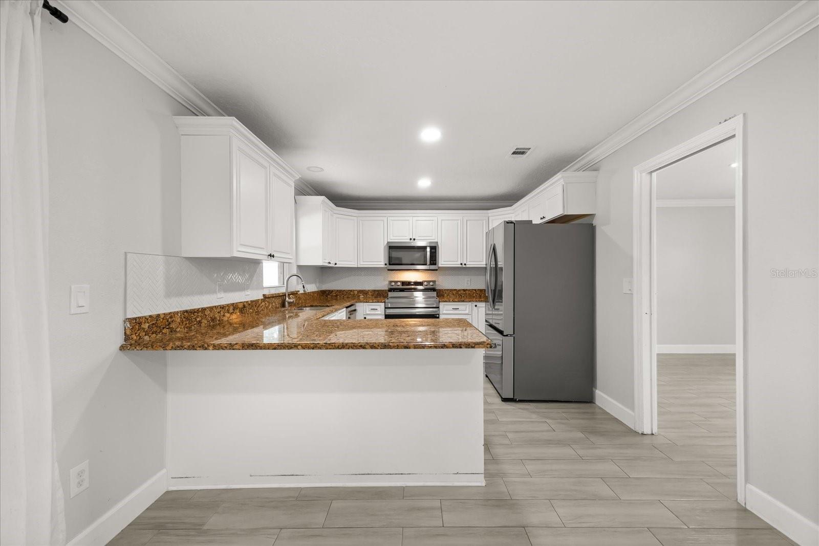 Image 10 of 34 For 627 Mellowood Avenue