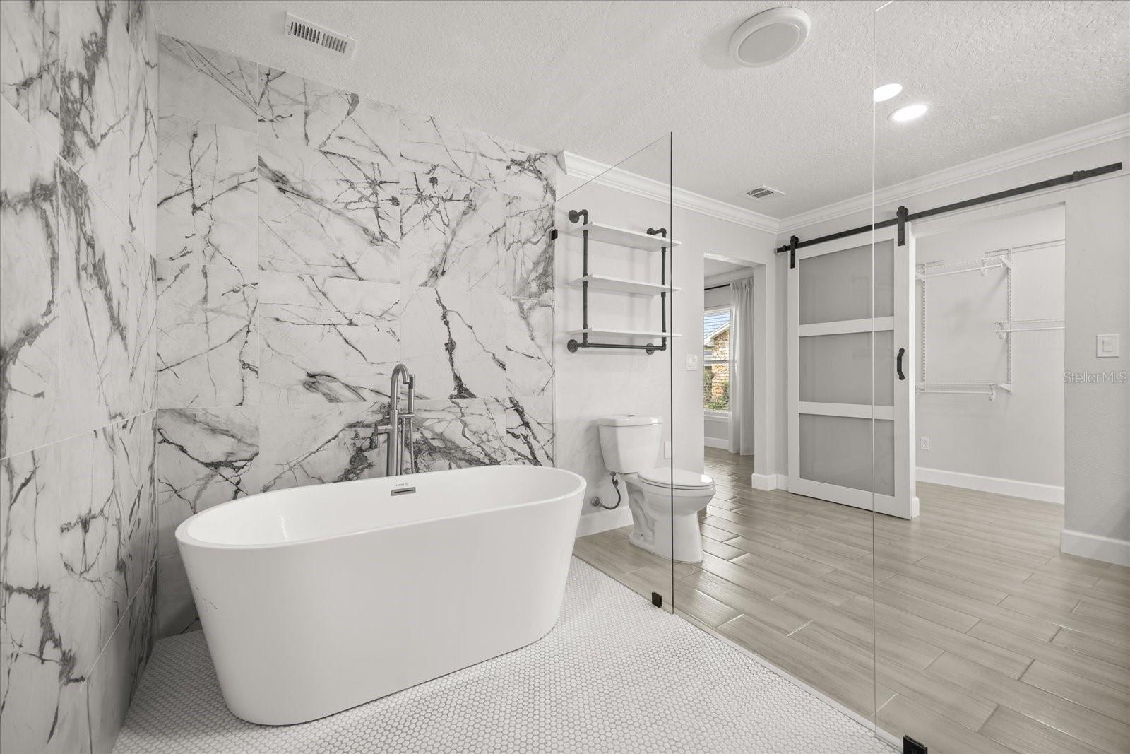 Image 16 of 34 For 627 Mellowood Avenue