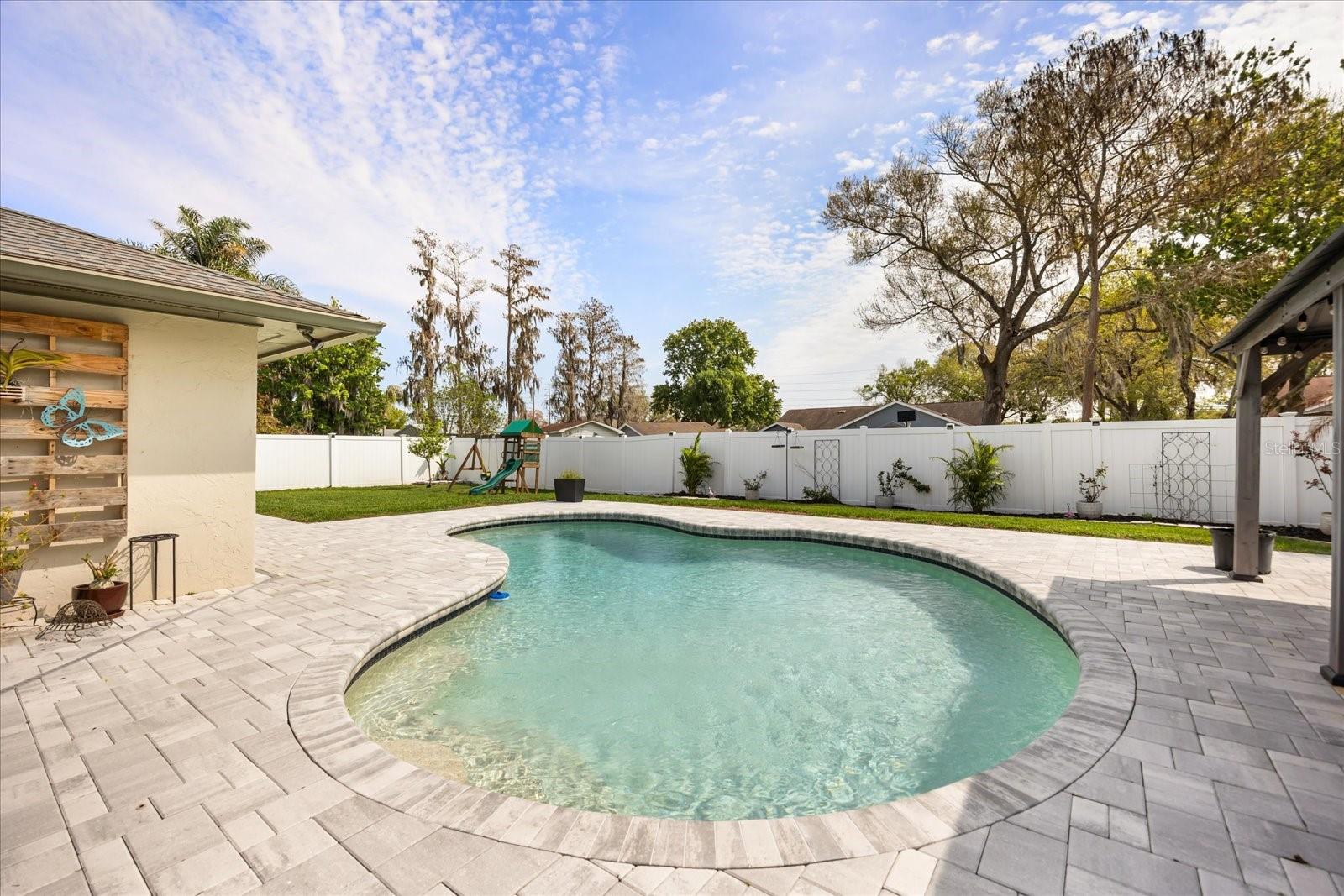 Image 26 of 34 For 627 Mellowood Avenue