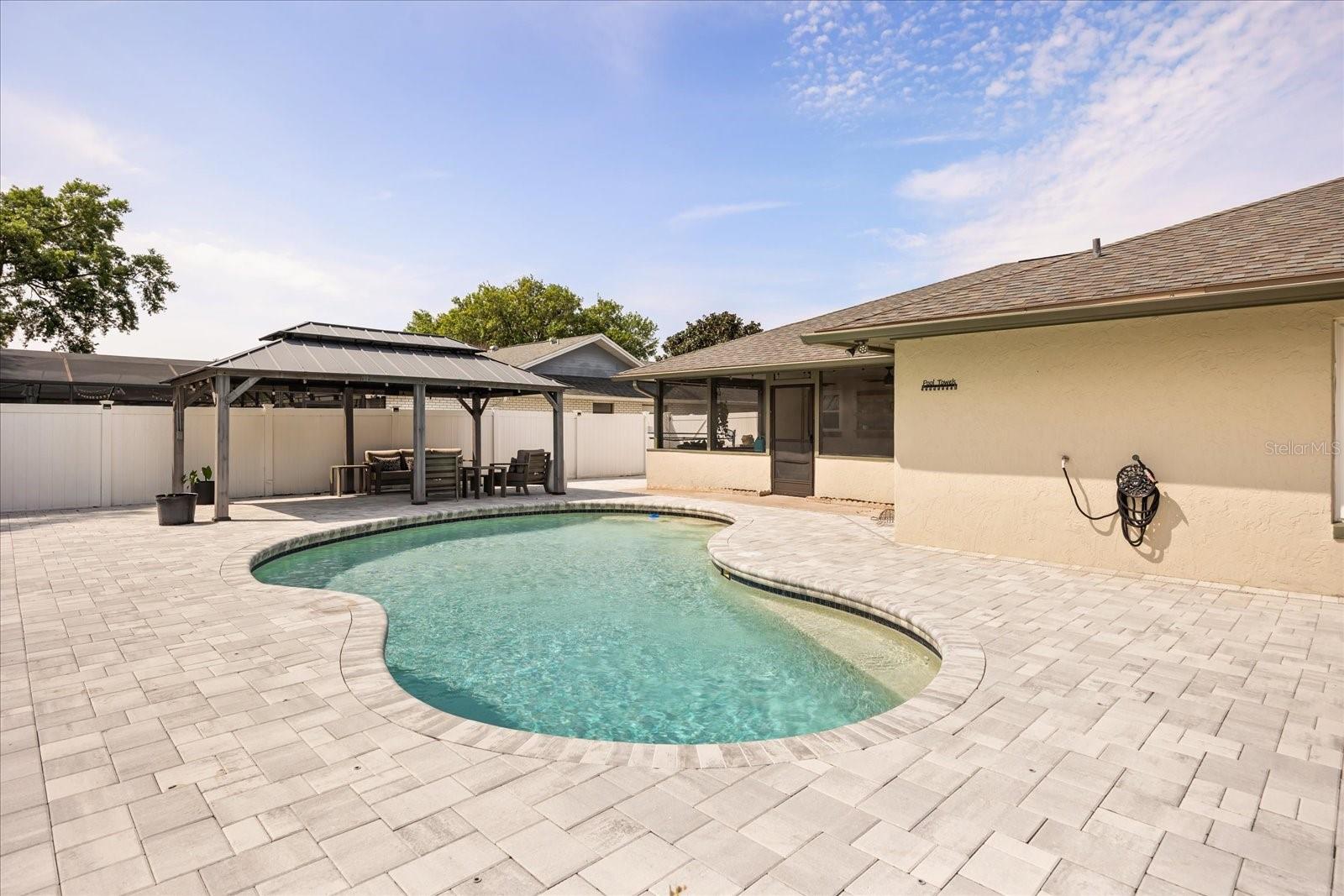 Image 27 of 34 For 627 Mellowood Avenue