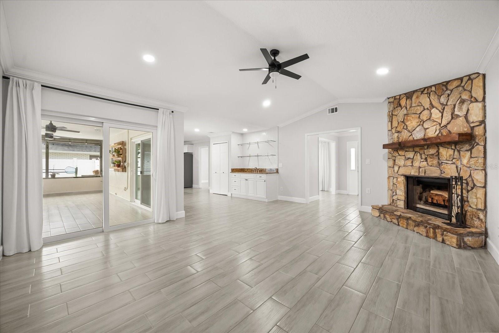 Image 4 of 34 For 627 Mellowood Avenue