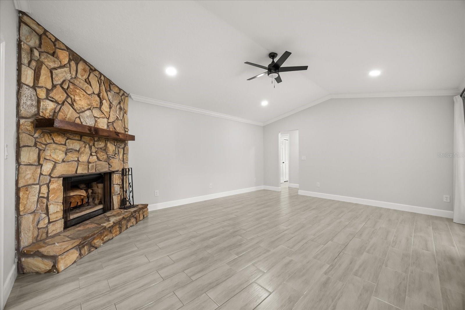 Image 5 of 34 For 627 Mellowood Avenue