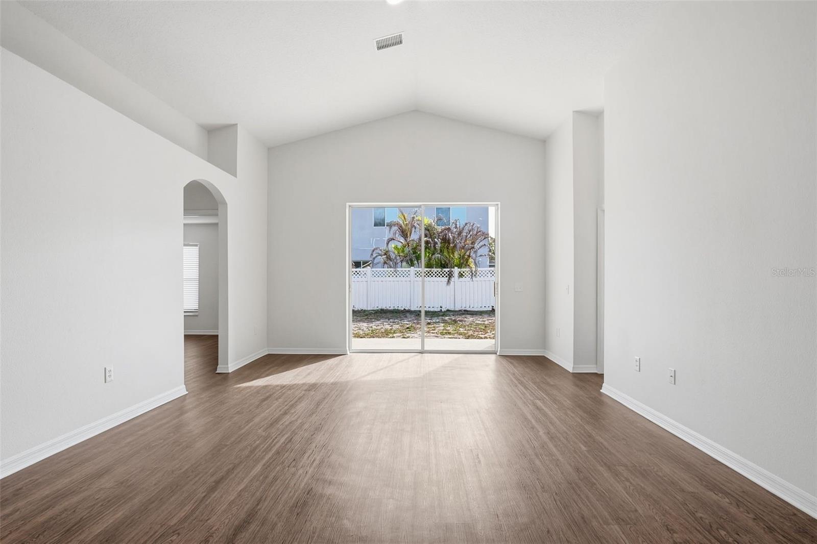 Image 15 of 42 For 11240 Lake Lanier Drive