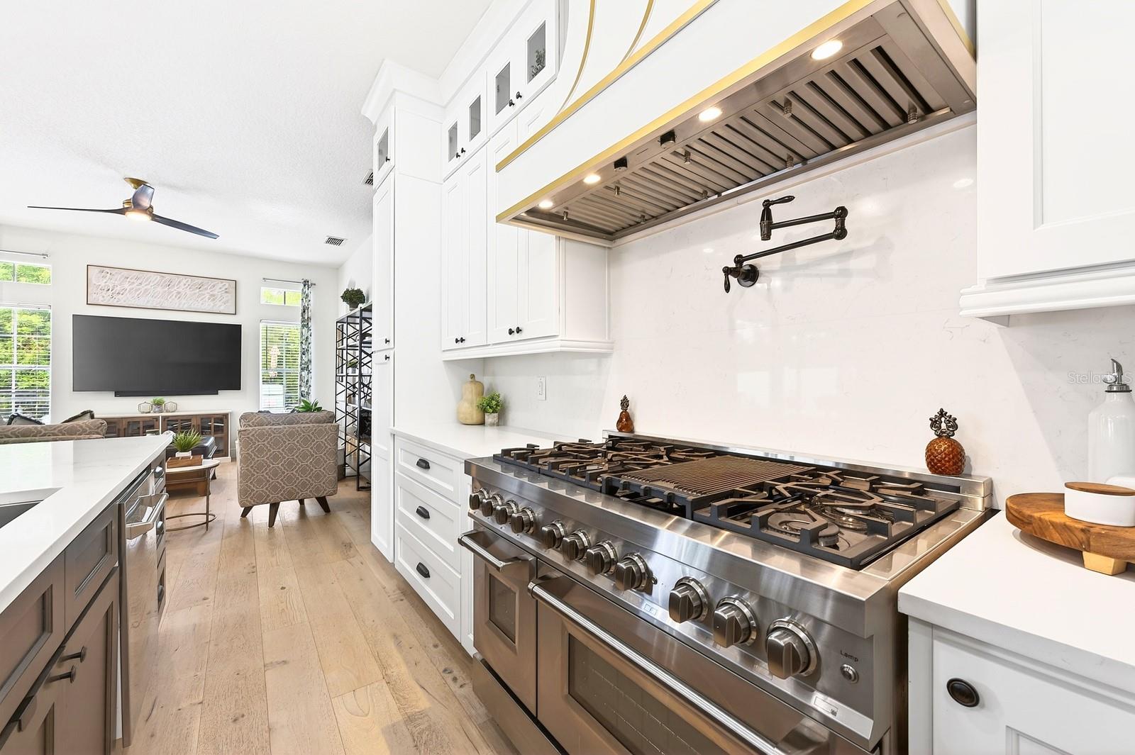 Image 11 of 43 For 318 Tudor Spring Court