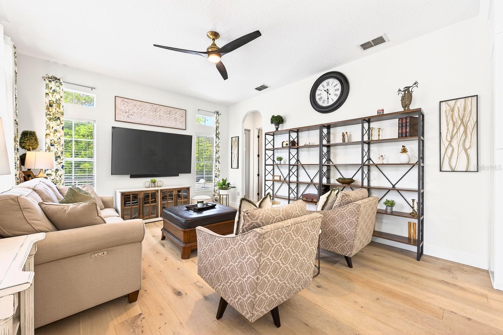 Image 13 of 43 For 318 Tudor Spring Court