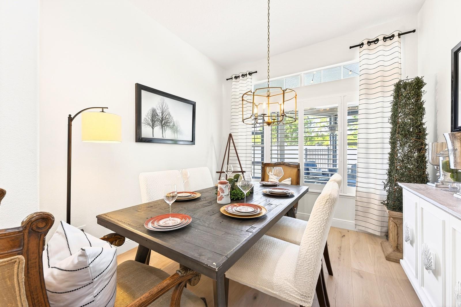 Image 16 of 43 For 318 Tudor Spring Court