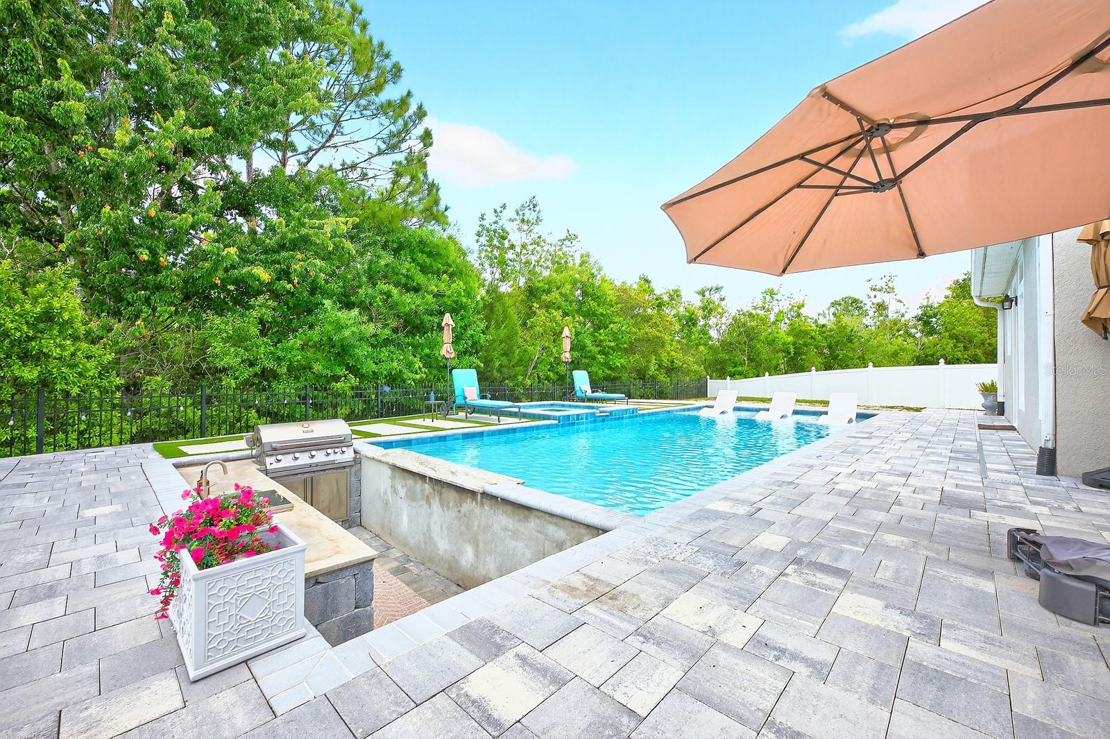 Image 2 of 43 For 318 Tudor Spring Court