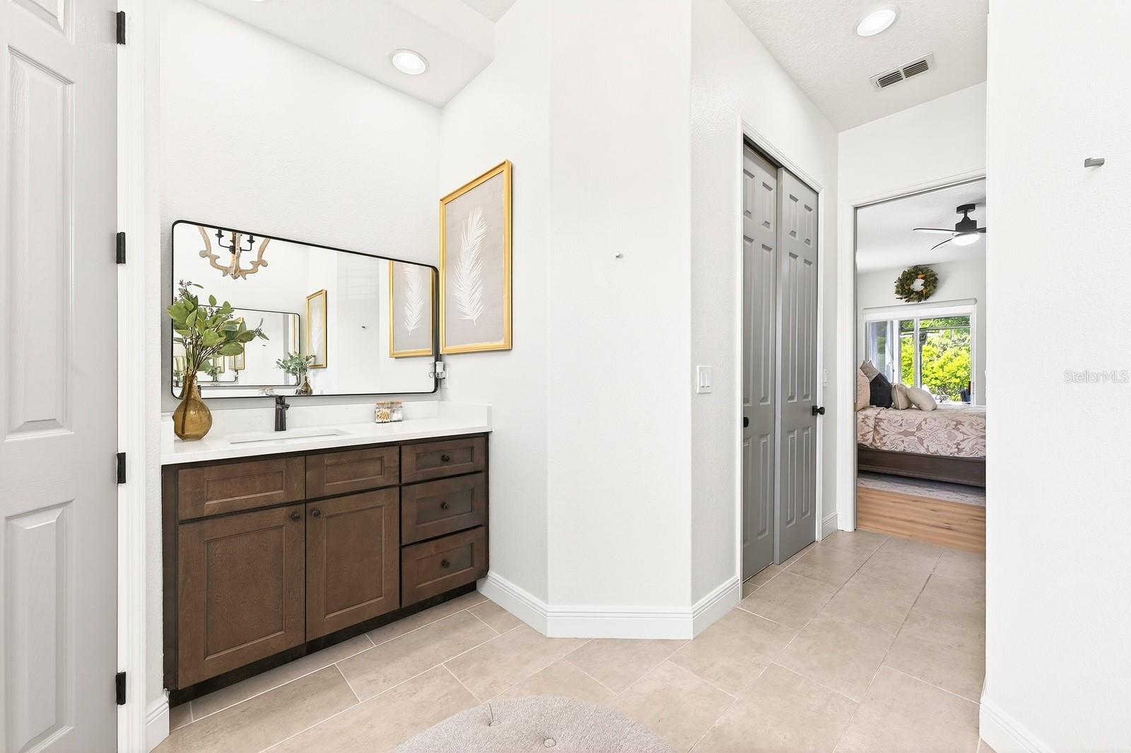 Image 22 of 43 For 318 Tudor Spring Court