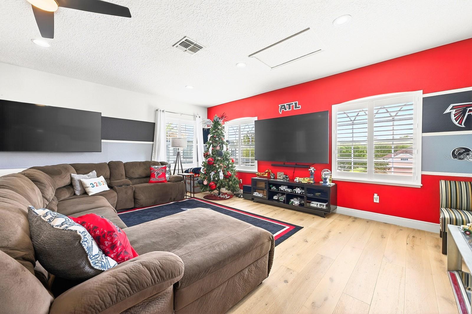 Image 29 of 43 For 318 Tudor Spring Court