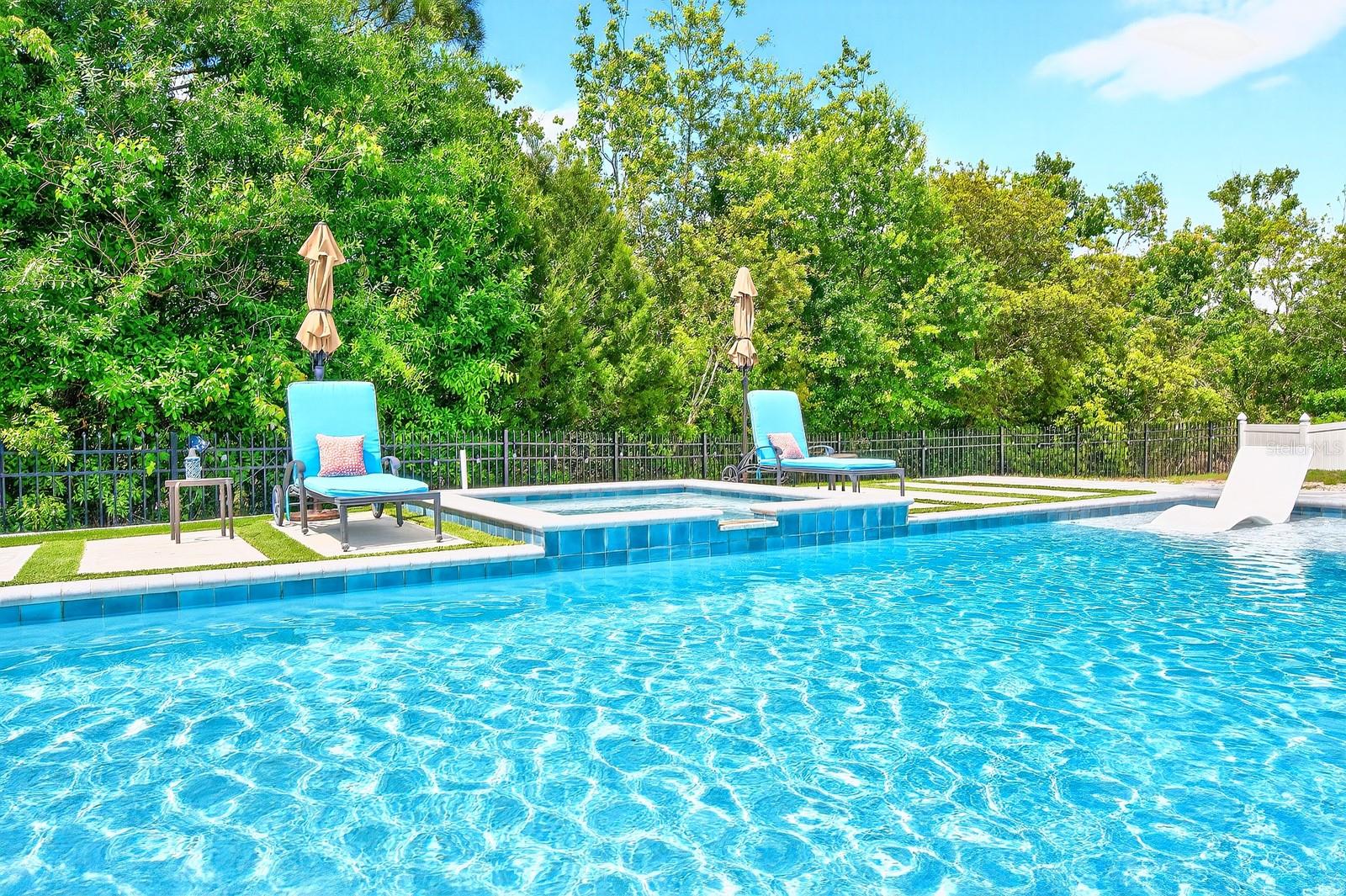 Image 36 of 43 For 318 Tudor Spring Court