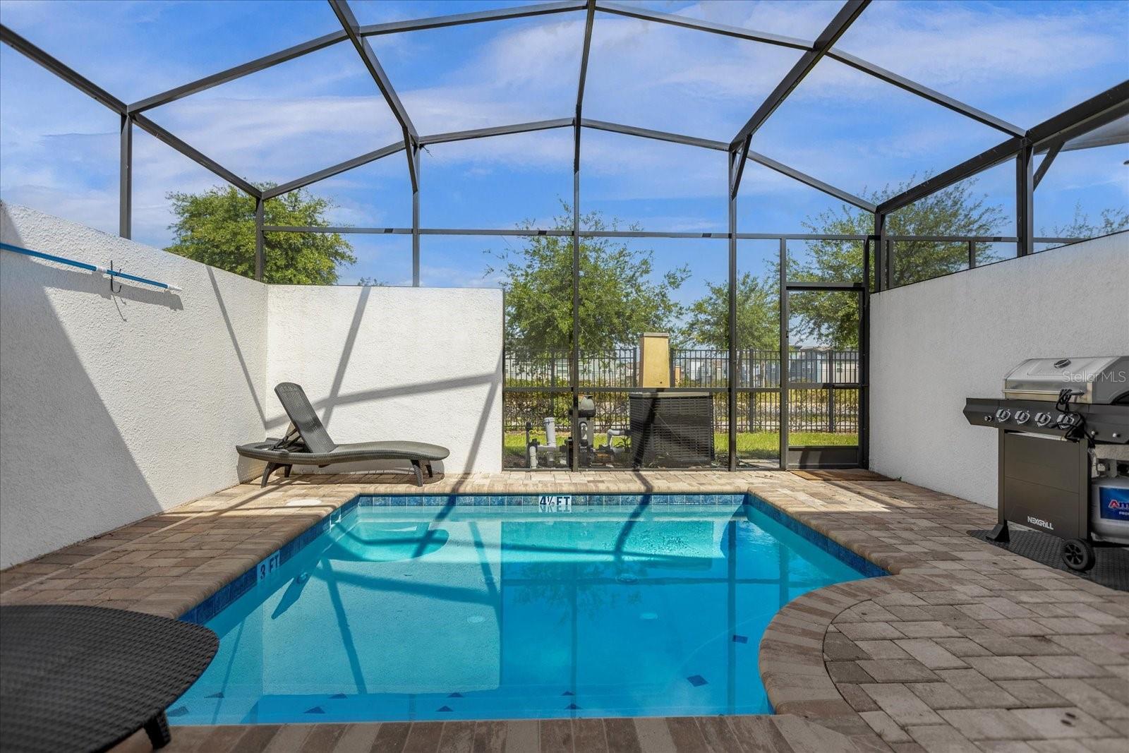 Listing photo id 11 for 1555 Carey Palm Circle