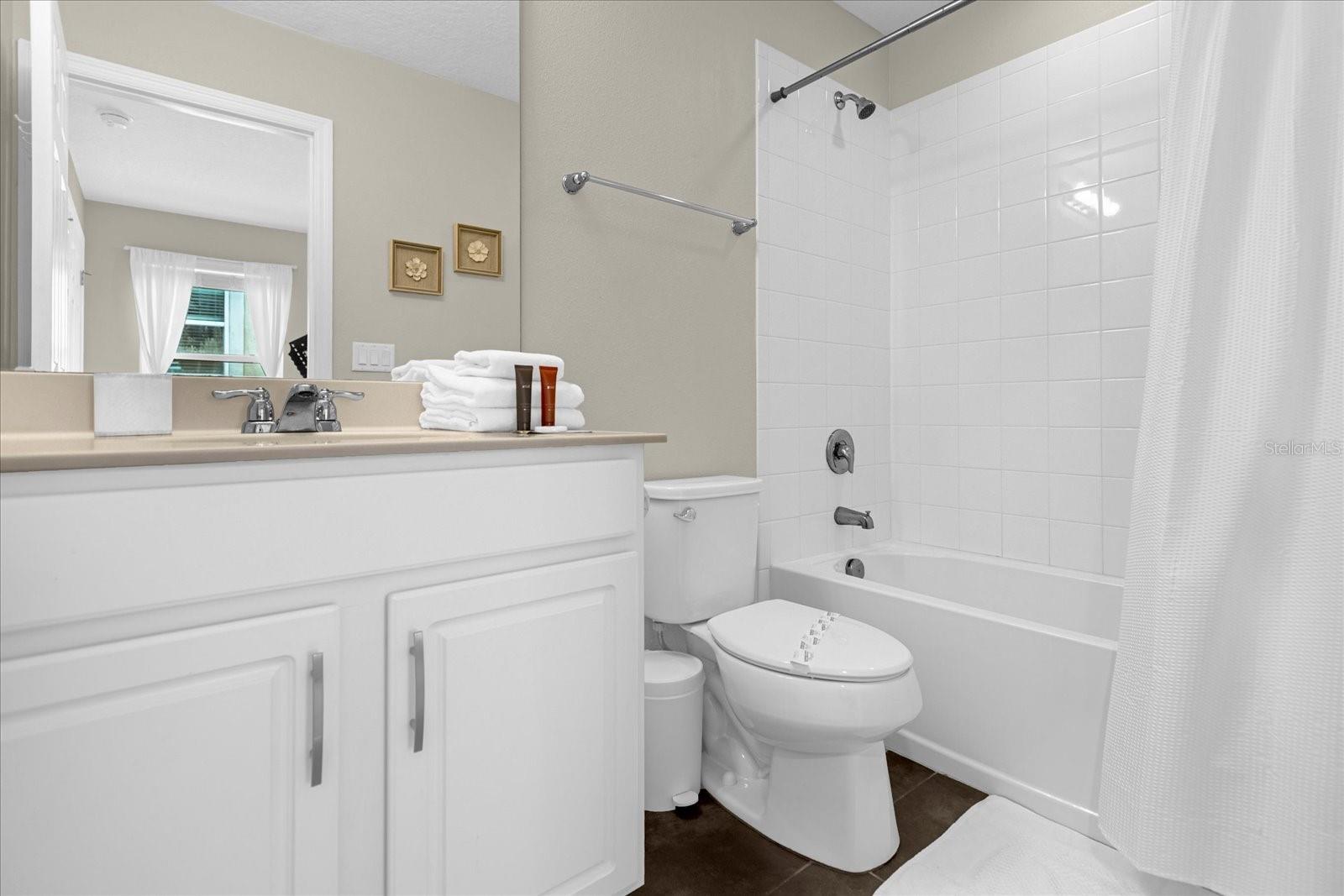 Listing photo id 24 for 1555 Carey Palm Circle