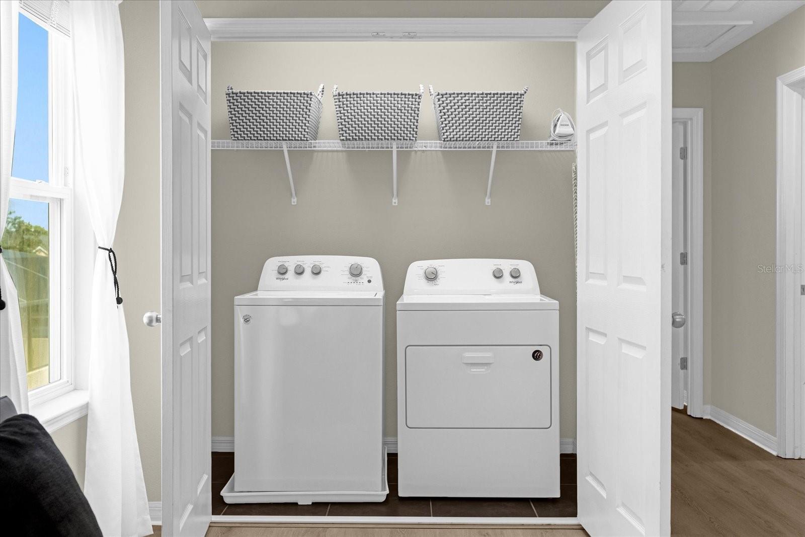 Listing photo id 28 for 1555 Carey Palm Circle