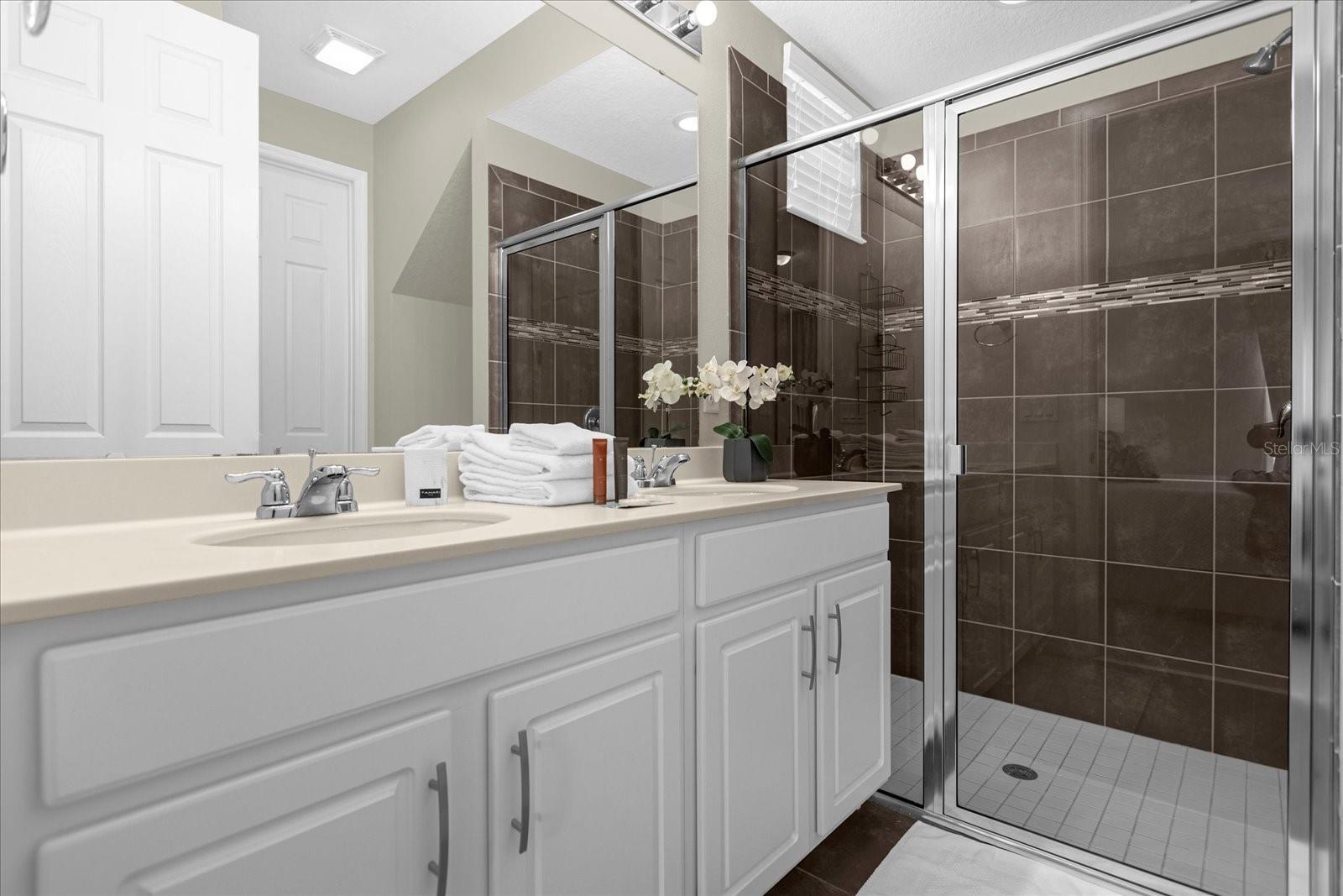 Listing photo id 31 for 1555 Carey Palm Circle