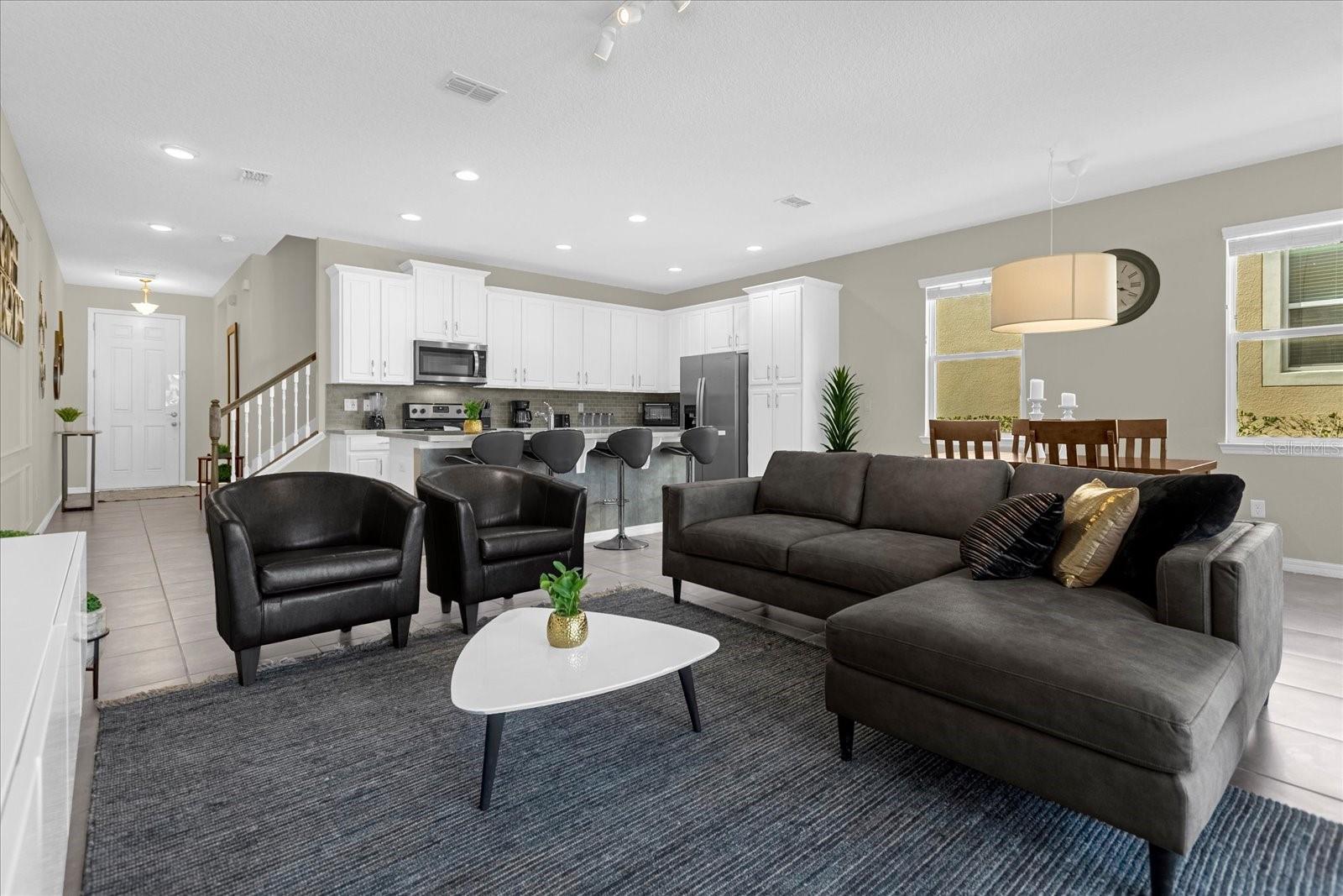 Listing photo id 2 for 1555 Carey Palm Circle