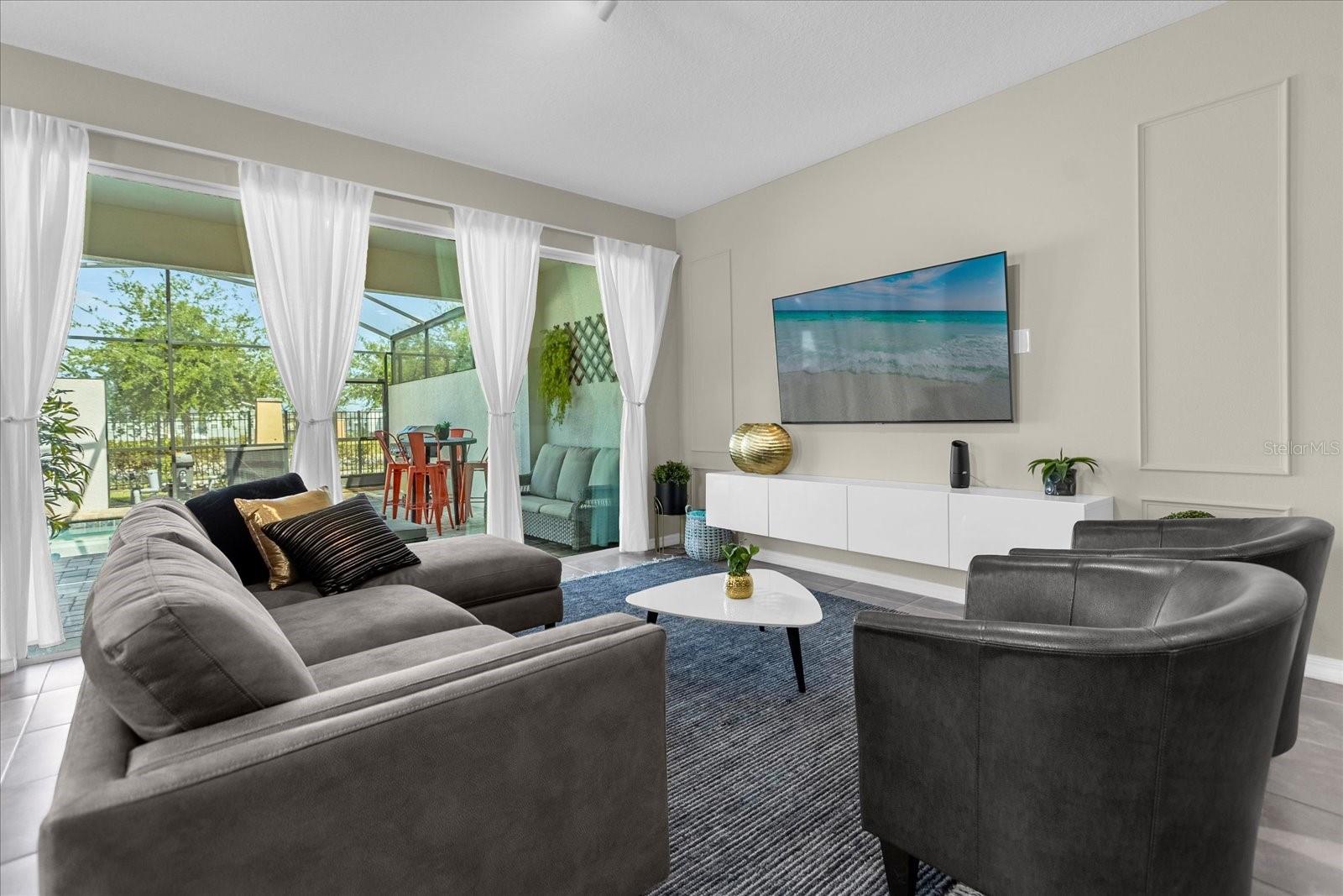 Listing photo id 3 for 1555 Carey Palm Circle