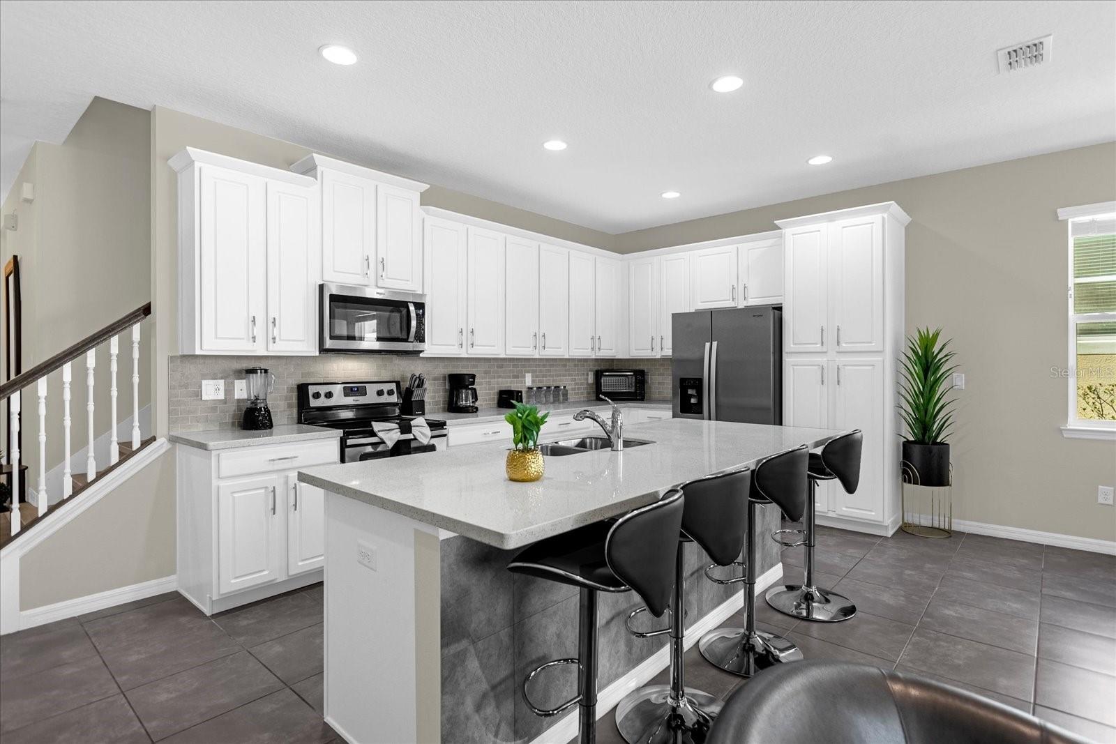 Listing photo id 6 for 1555 Carey Palm Circle