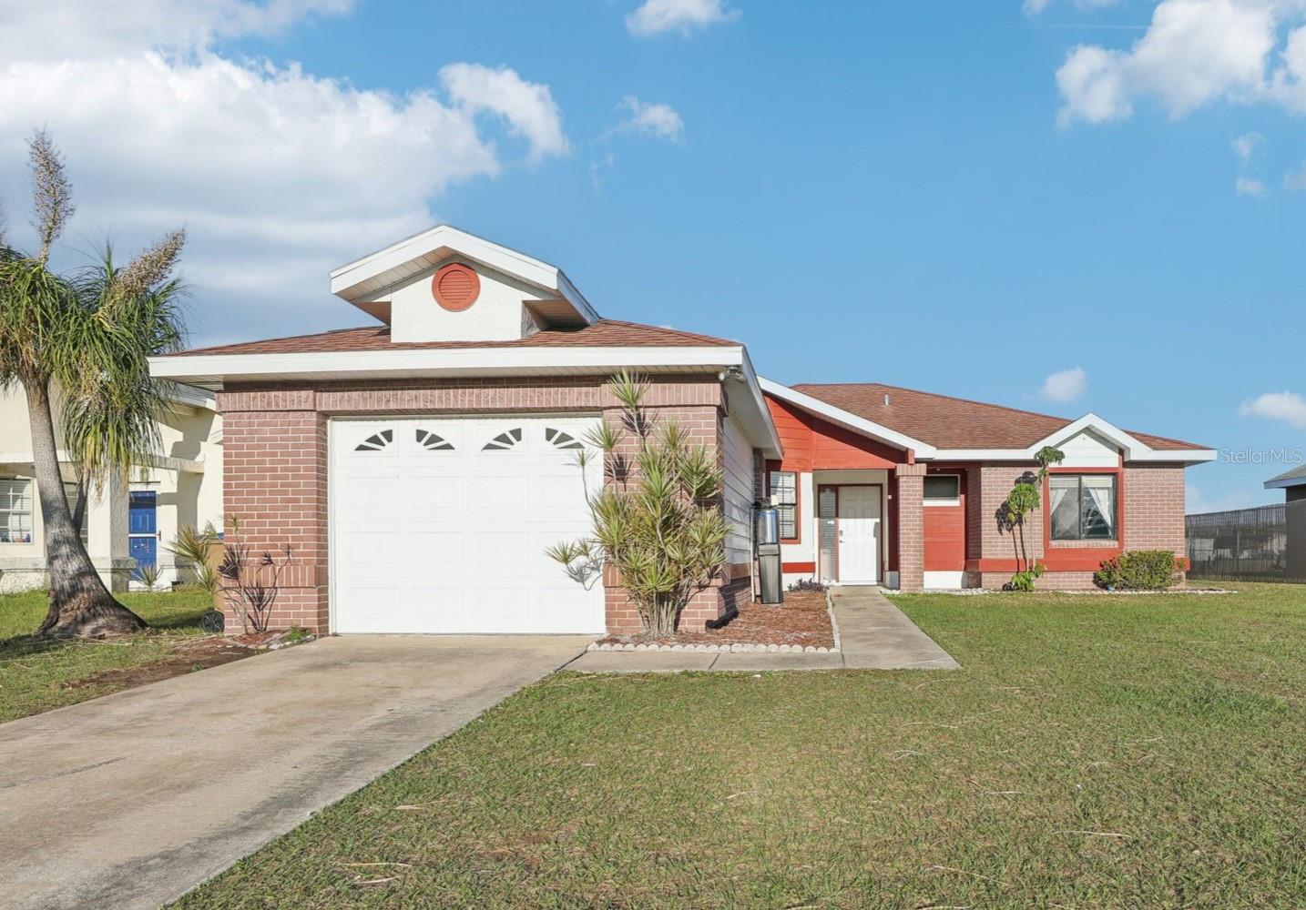 Image 3 of 54 For 118 Pinewood Circle