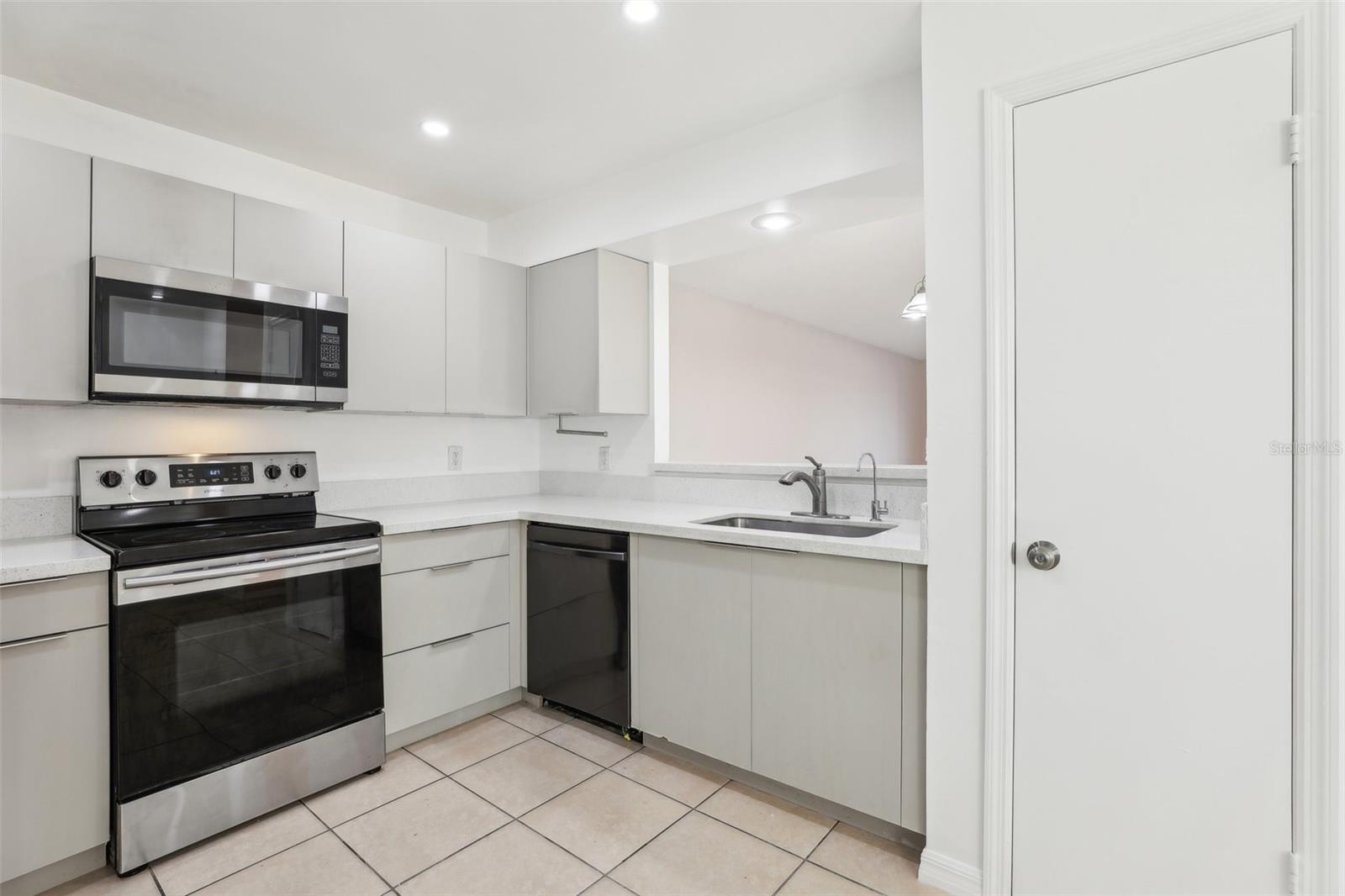 Image 9 of 54 For 118 Pinewood Circle